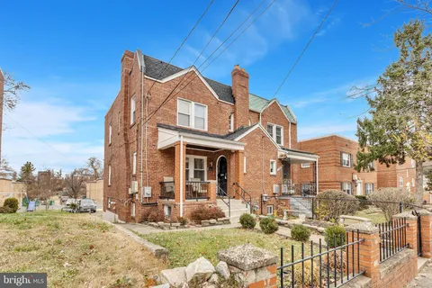 MLS: DCDC2189792