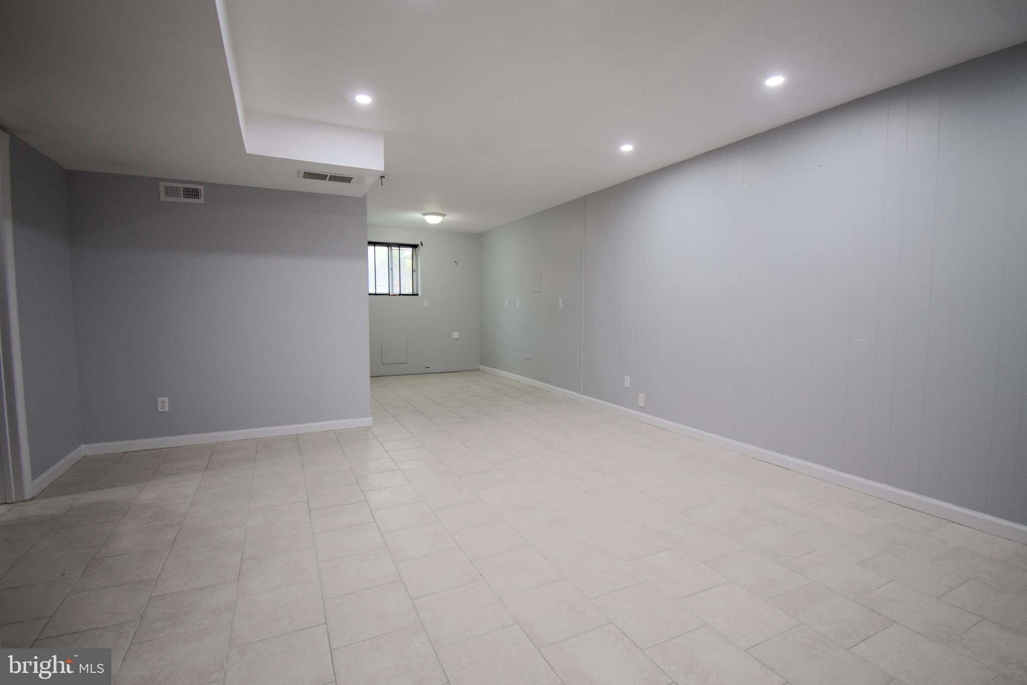 SNOW HILL MANOR - Residential Lease