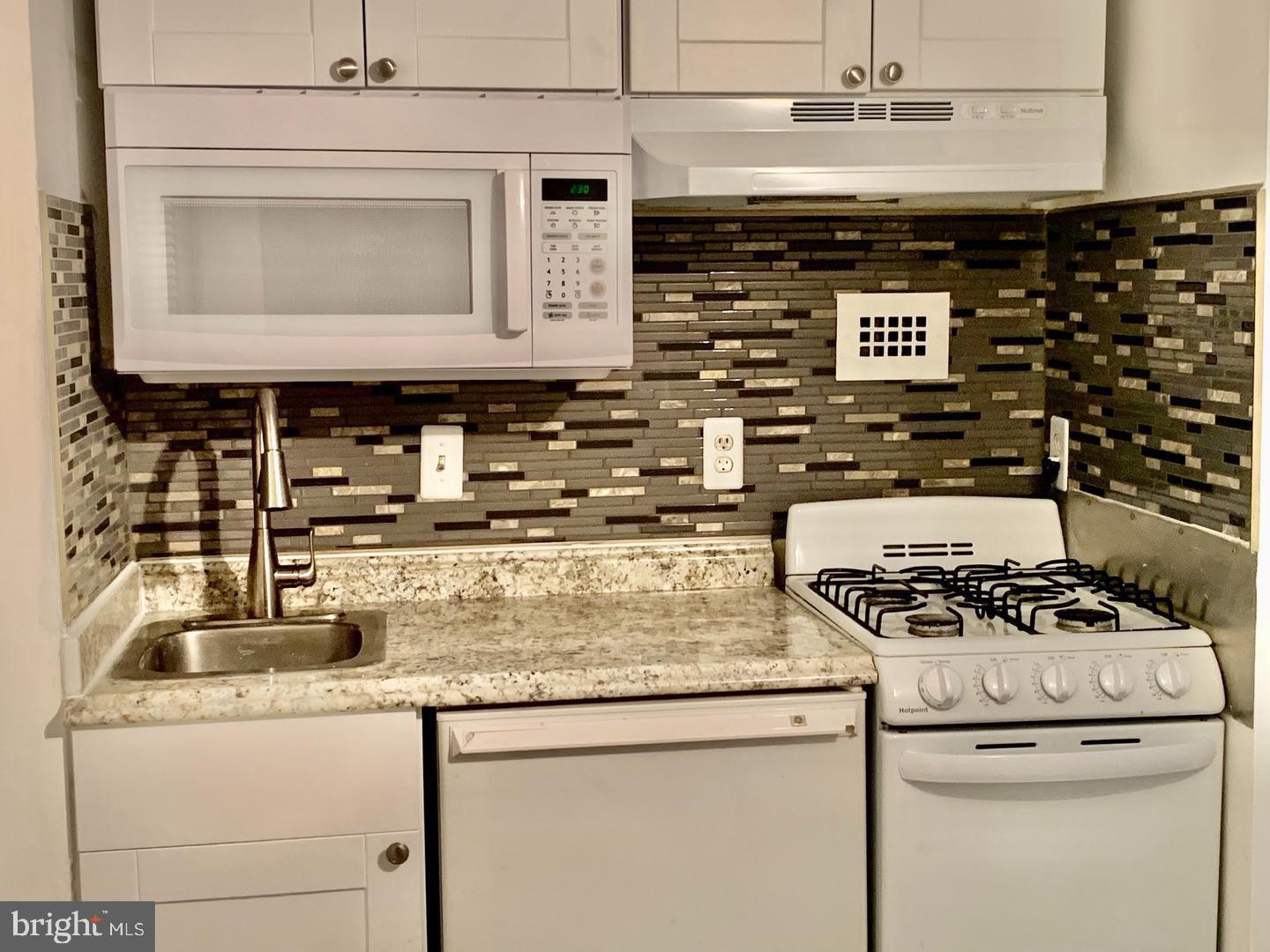 RIVERIA OF CHEVY CHASE - Residential Lease