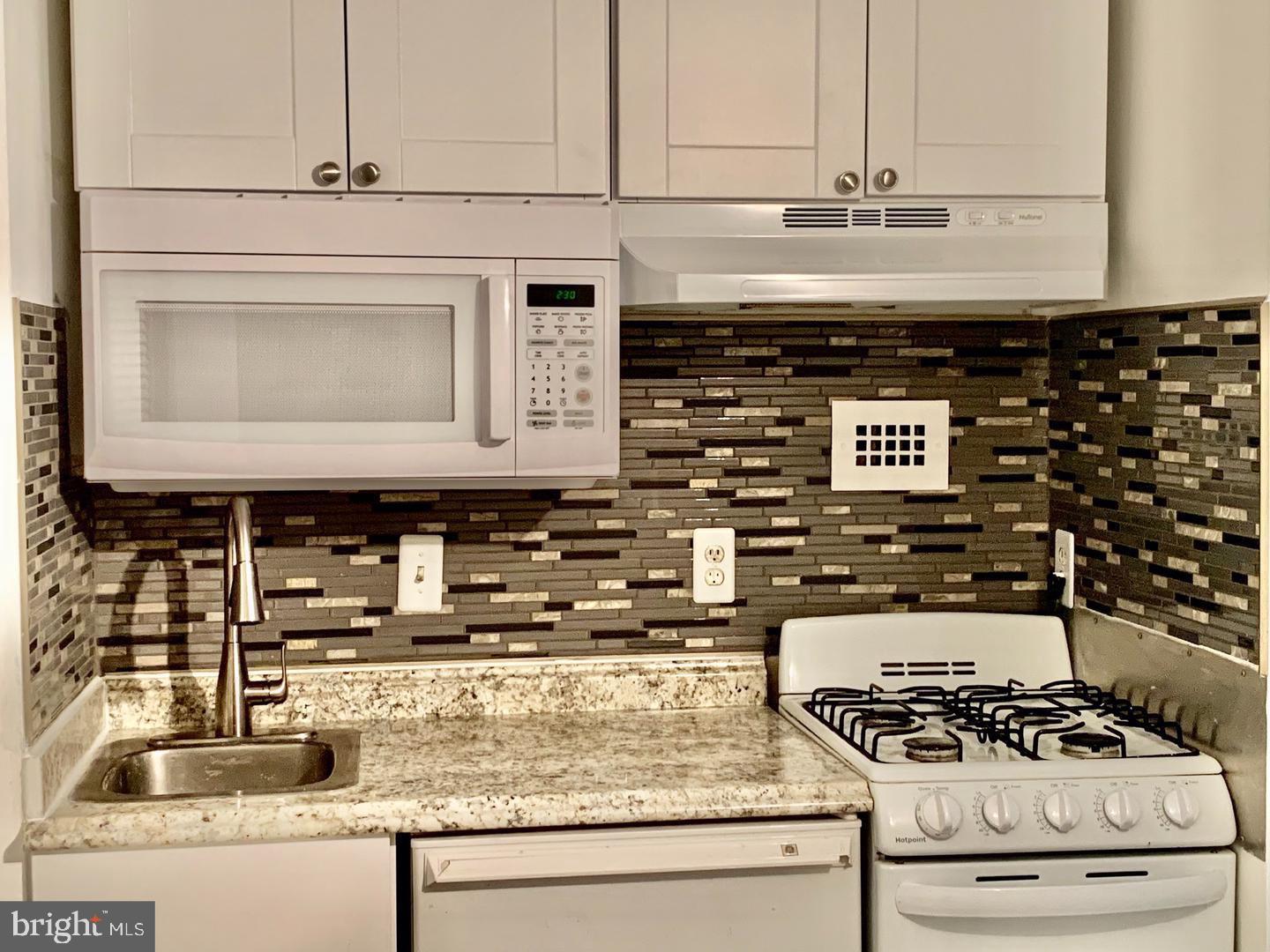 RIVERIA OF CHEVY CHASE - Residential Lease