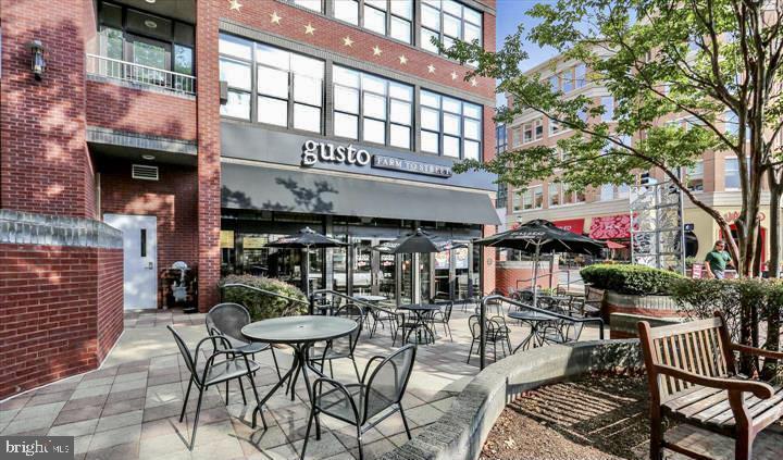 RIVERIA OF CHEVY CHASE - Residential Lease