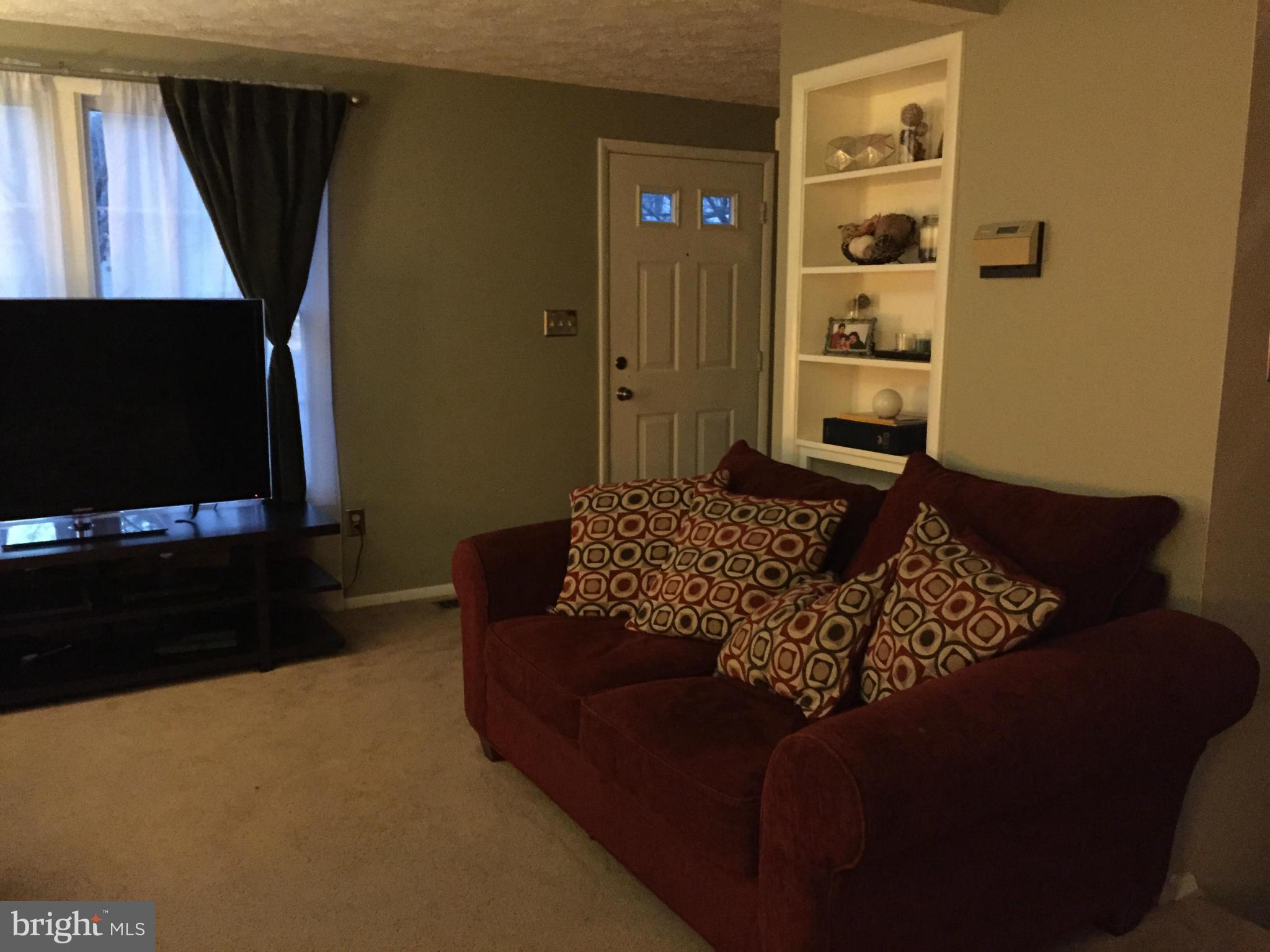 WOODS EDGE TOWNHOME CONDOMINIUMS - Residential Lease