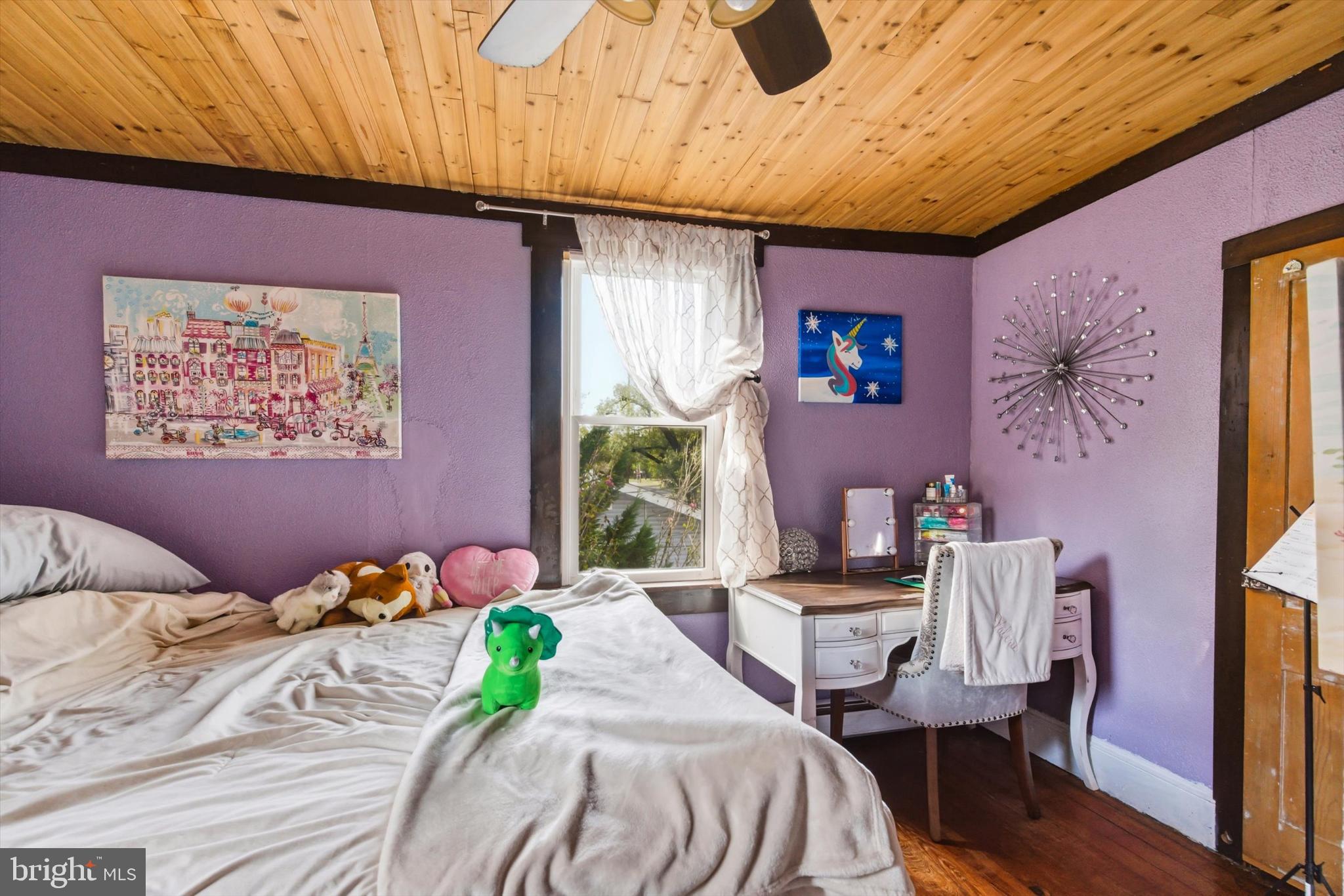 NUGENTOWN - Residential