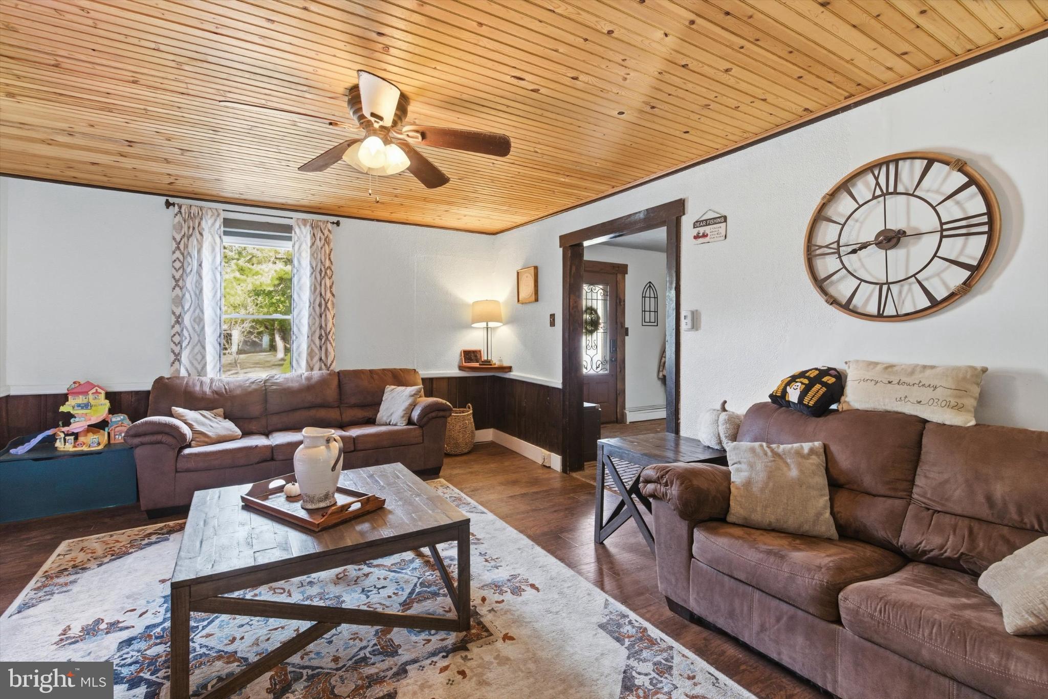 NUGENTOWN - Residential