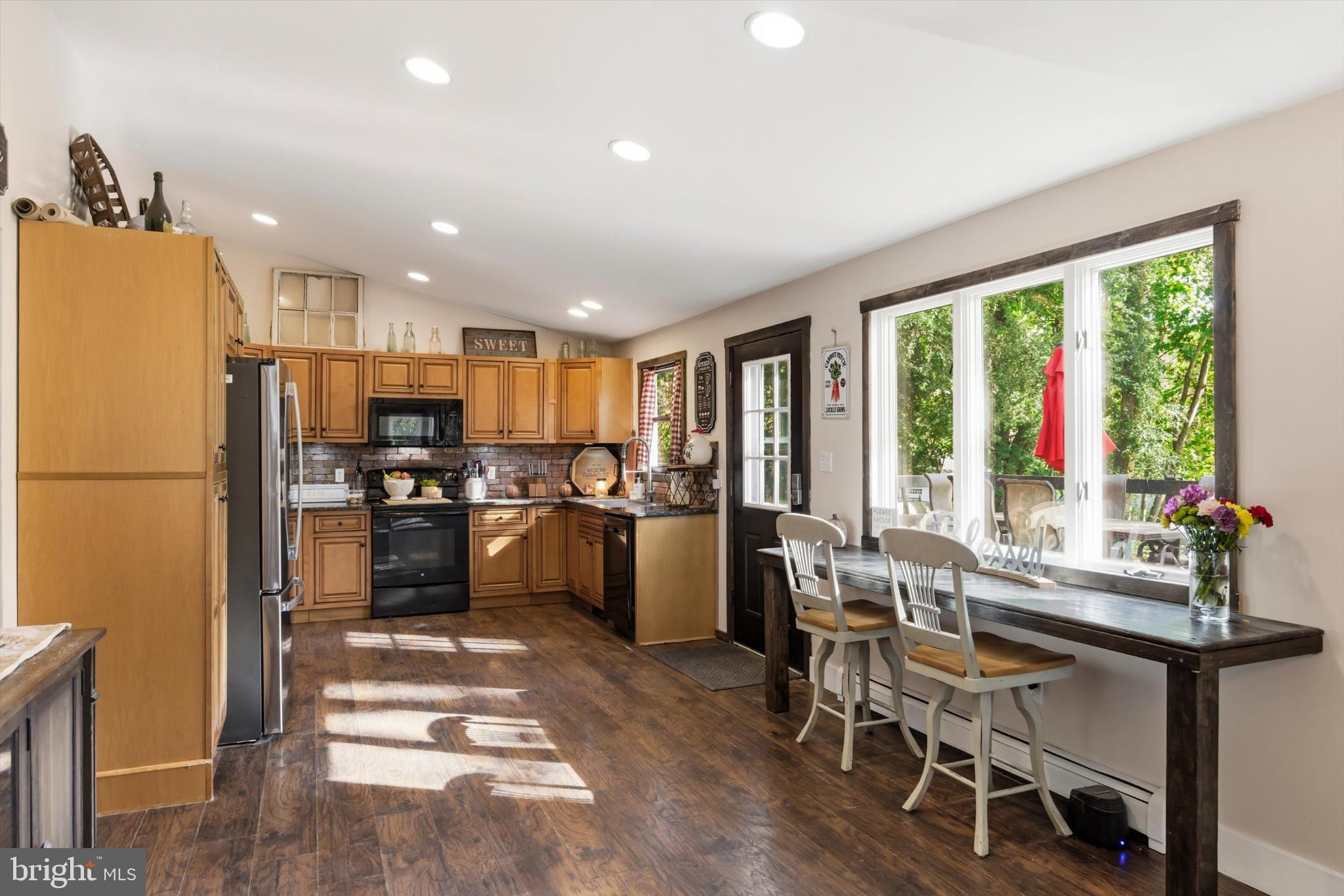 NUGENTOWN - Residential