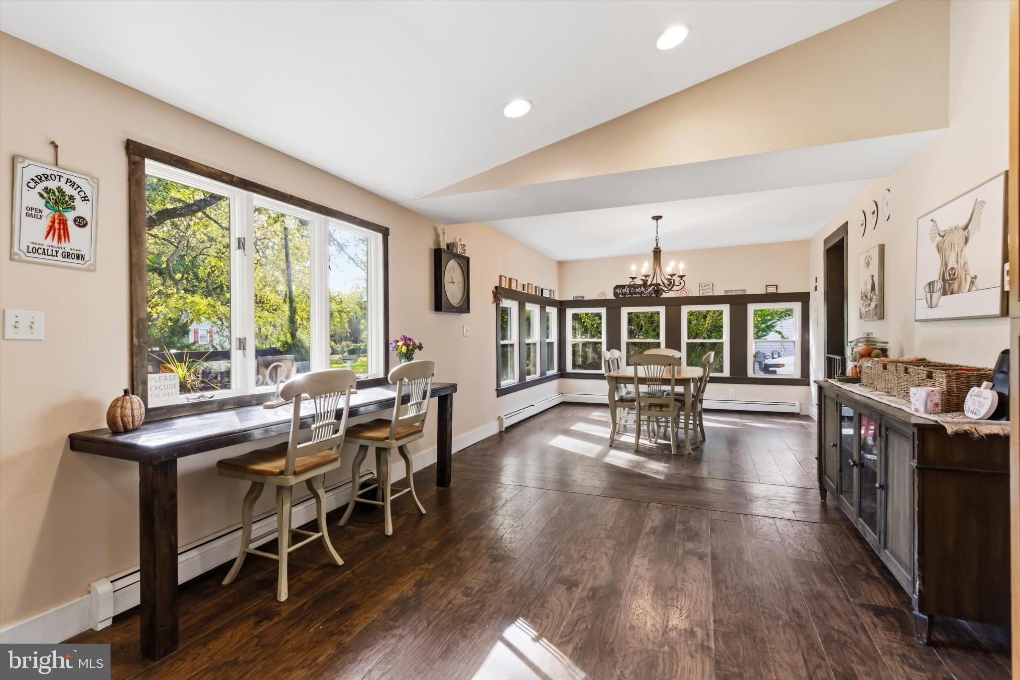 NUGENTOWN - Residential