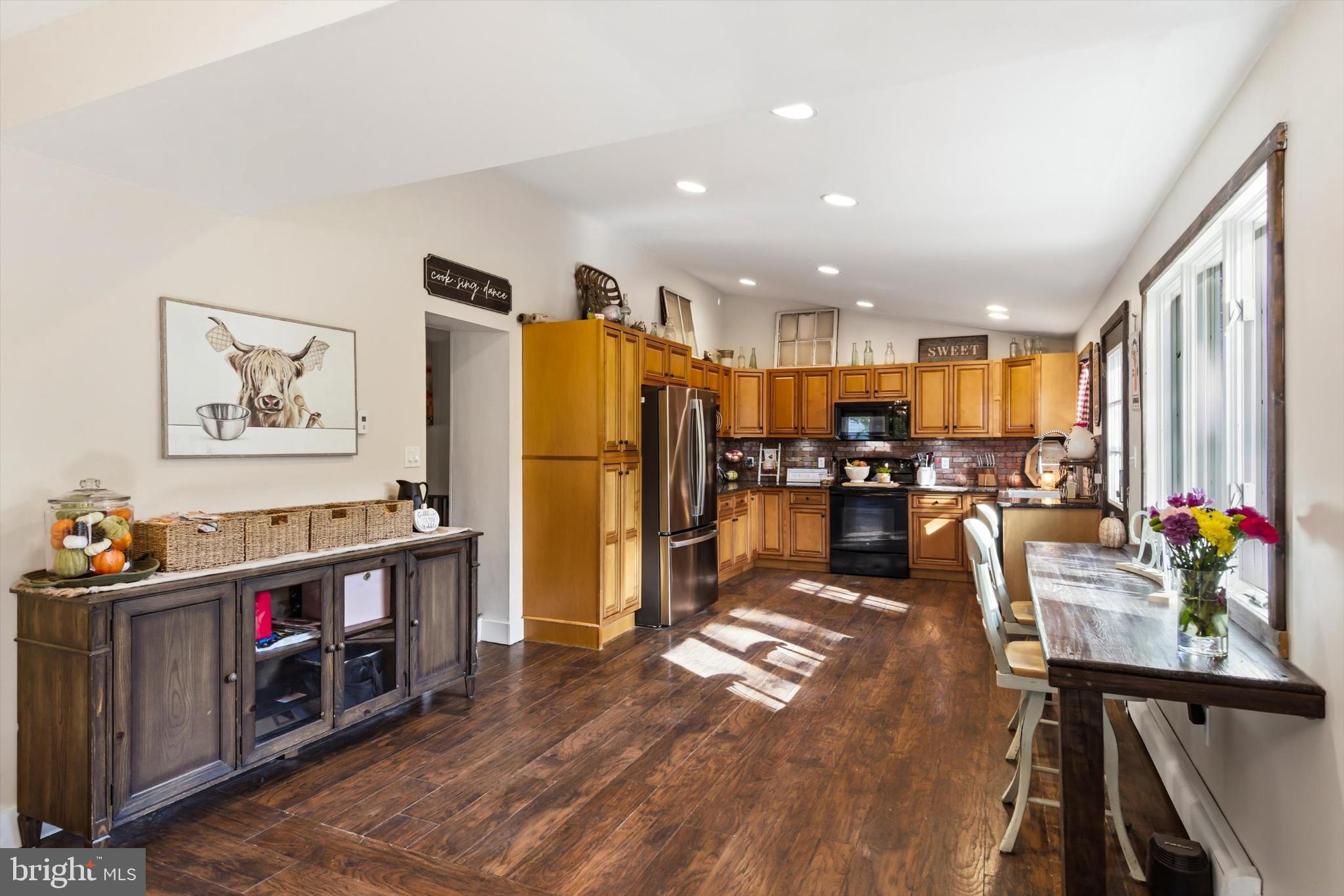 NUGENTOWN - Residential