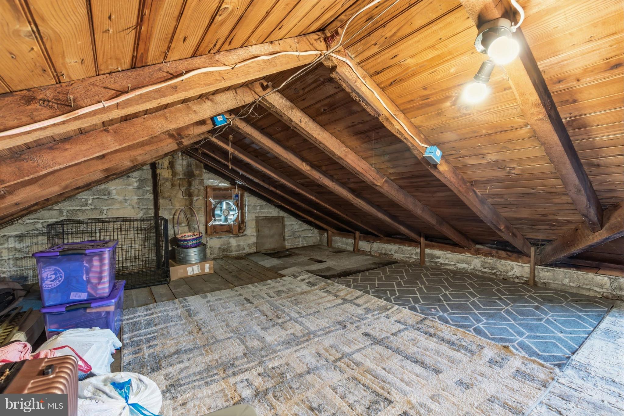 NUGENTOWN - Residential