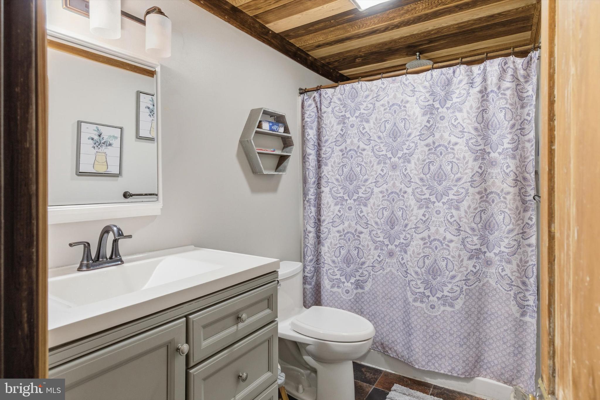 NUGENTOWN - Residential