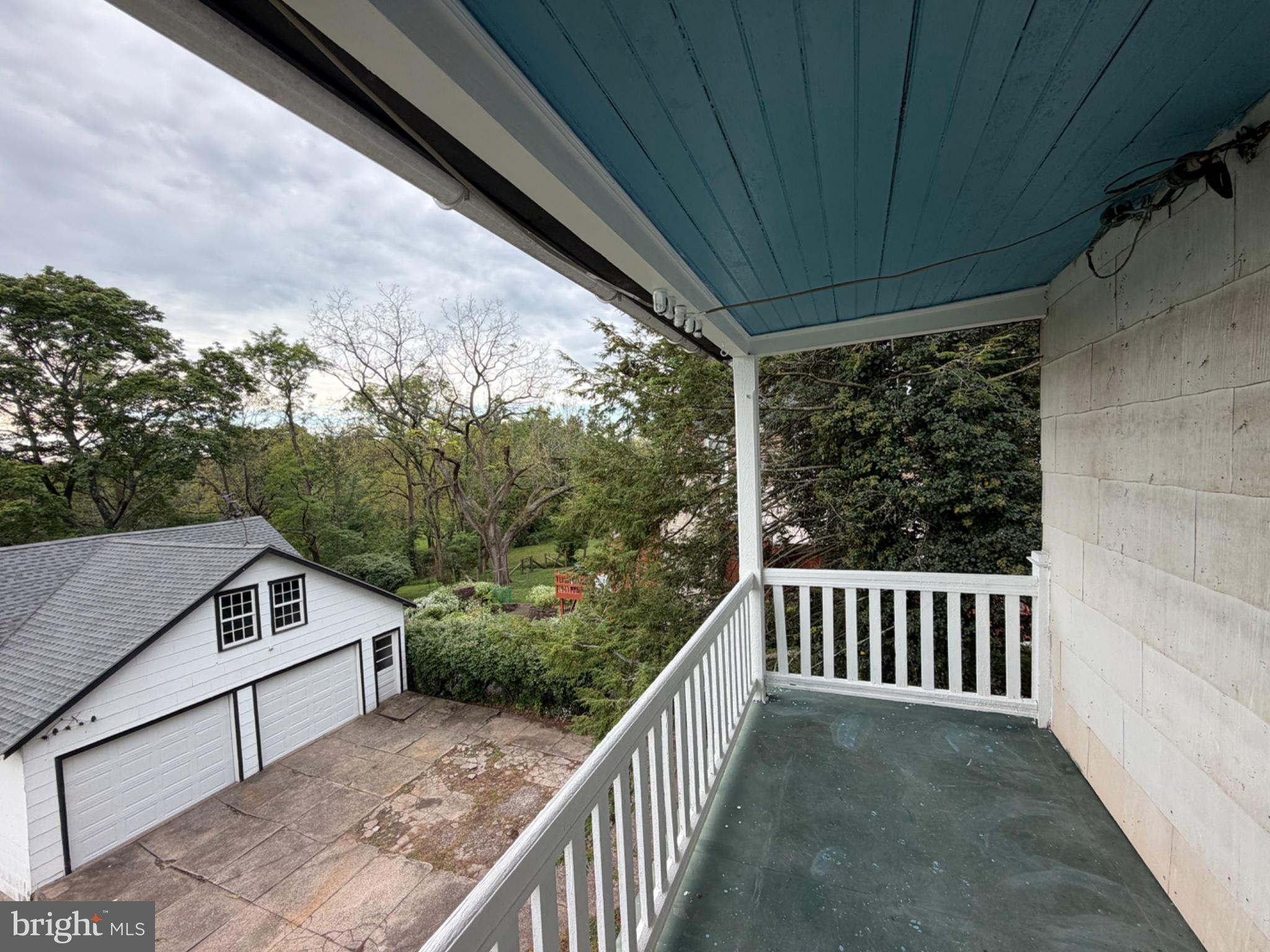 140 E WALNUT STREET