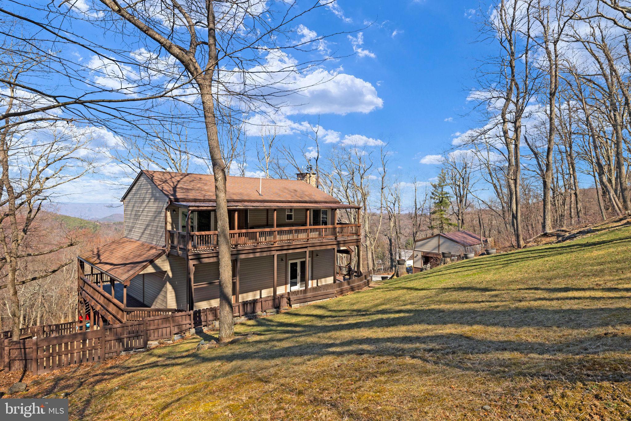 SKYLINE LAKES - Residential