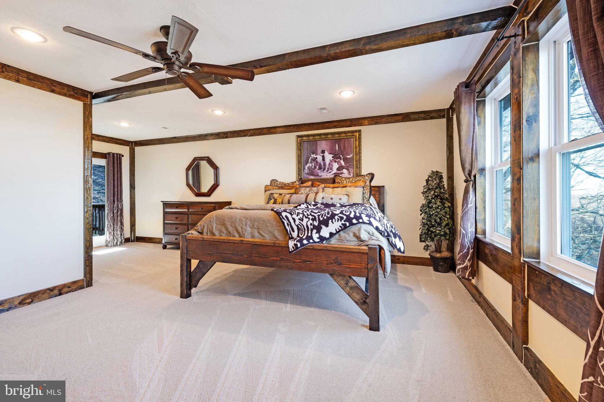 SKYLINE LAKES - Residential