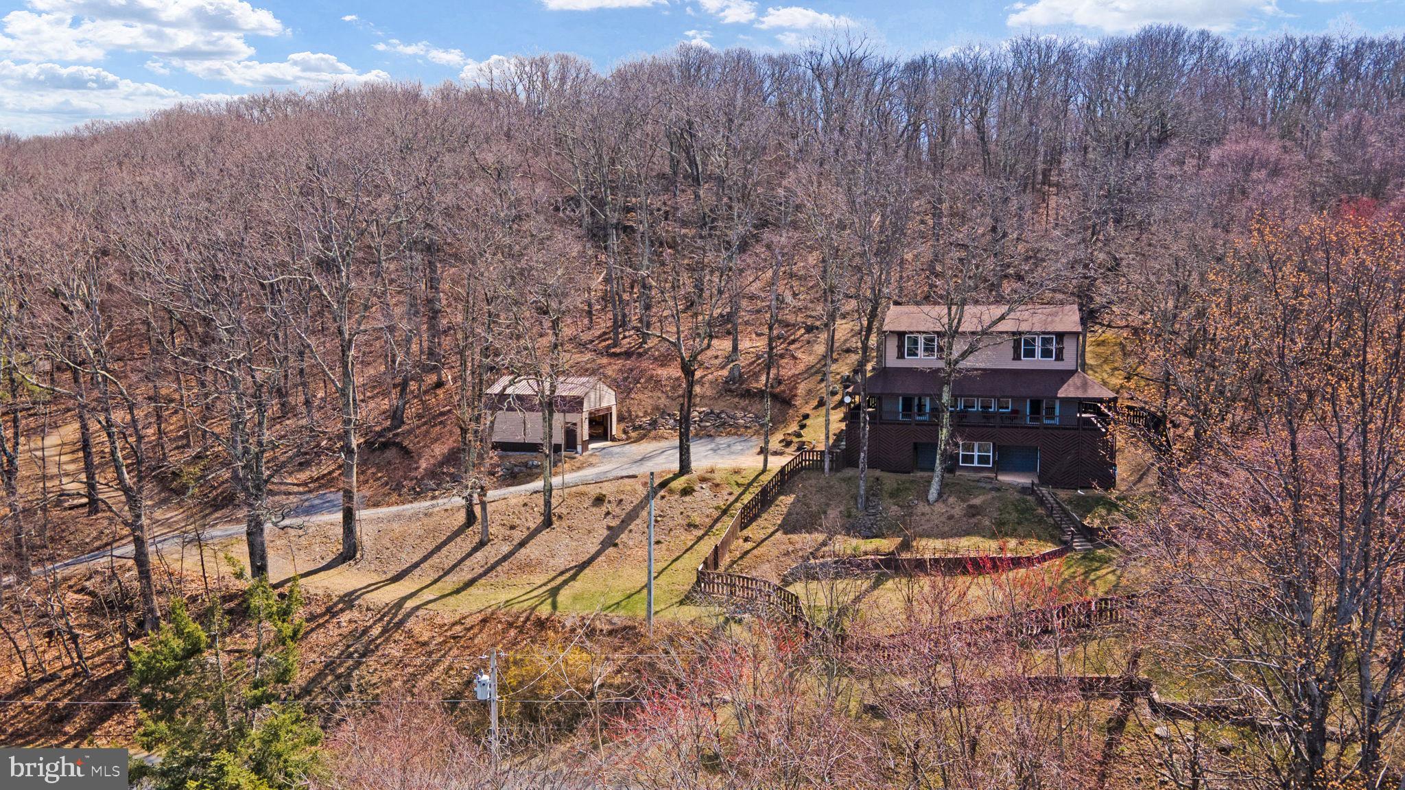 SKYLINE LAKES - Residential