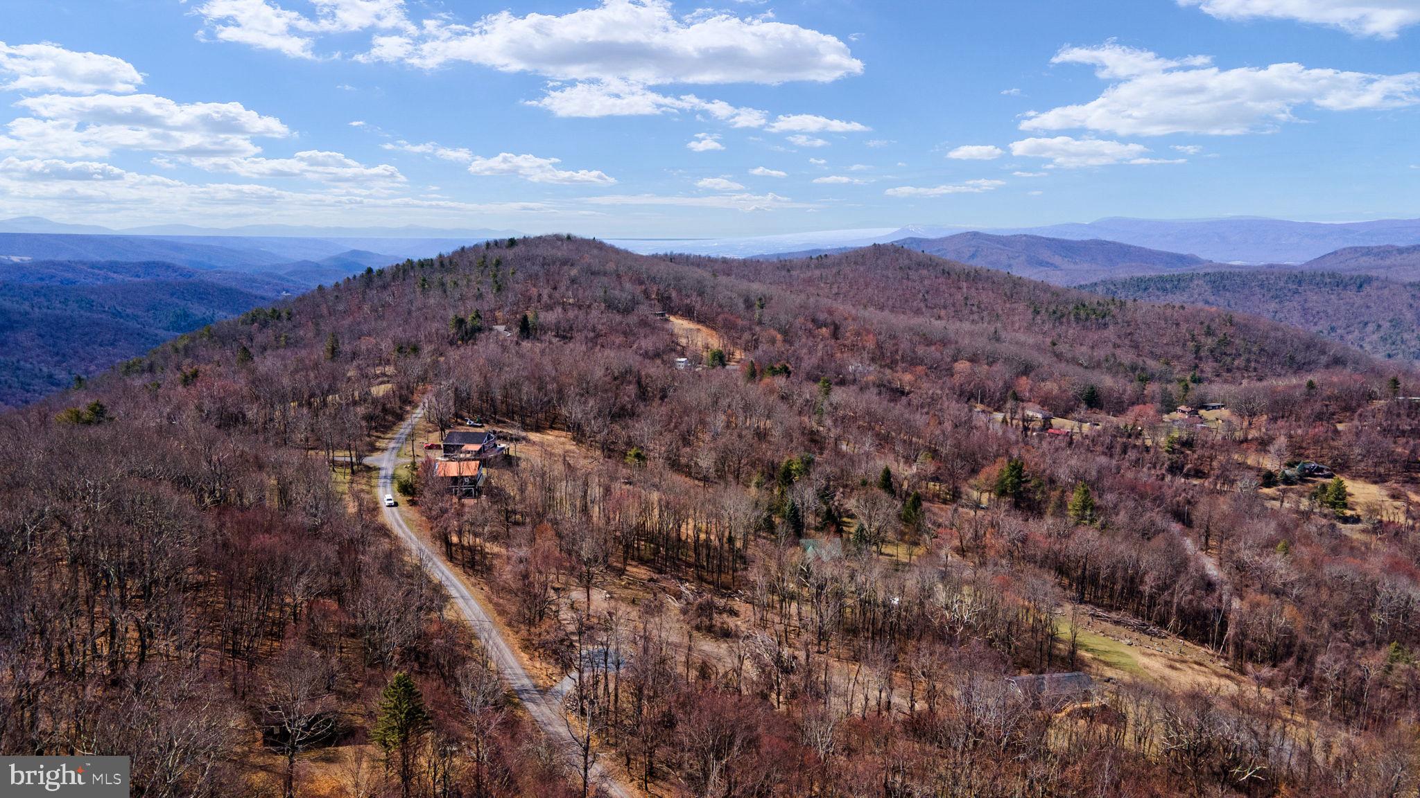 SKYLINE LAKES - Residential