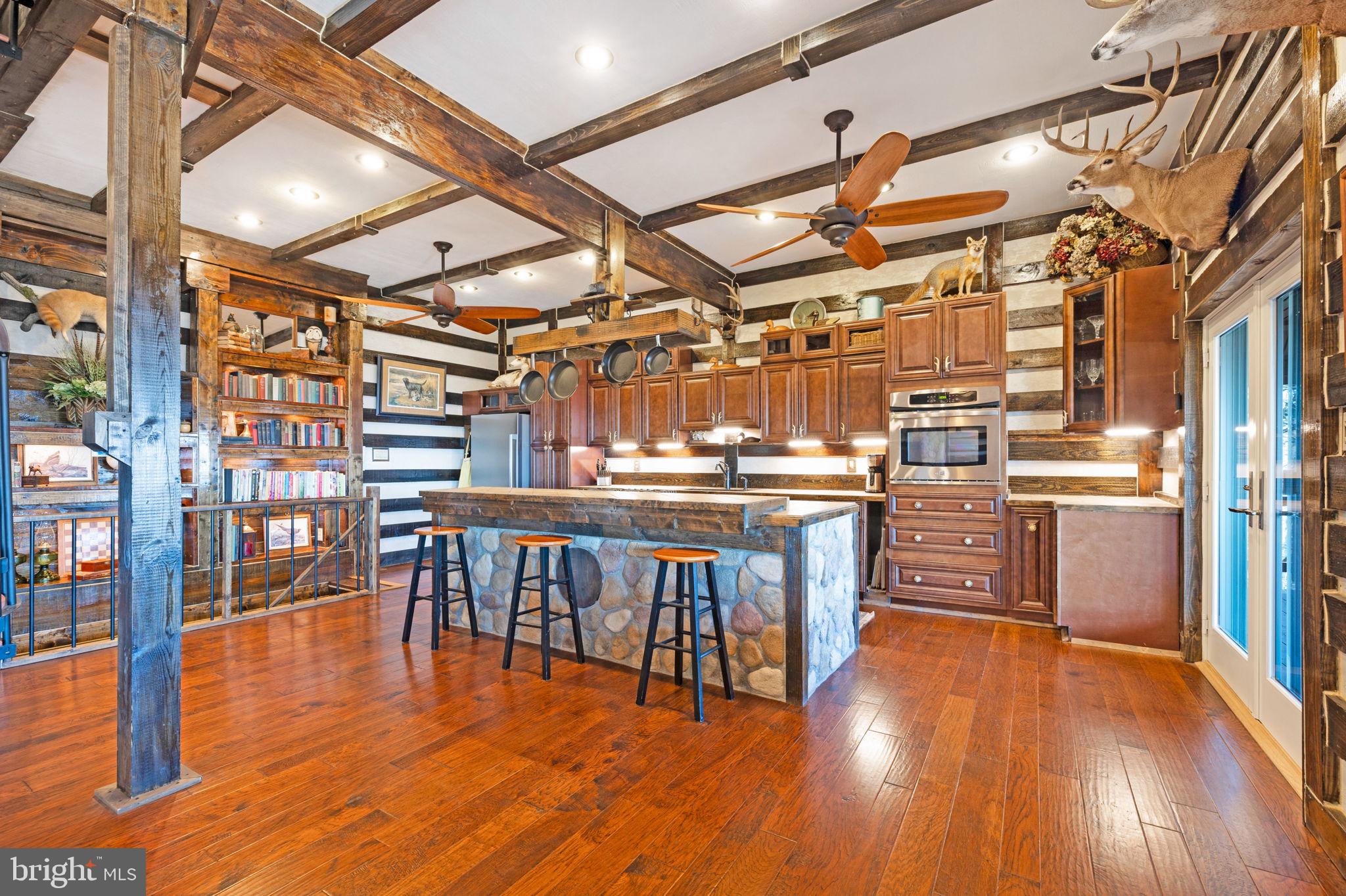 SKYLINE LAKES - Residential