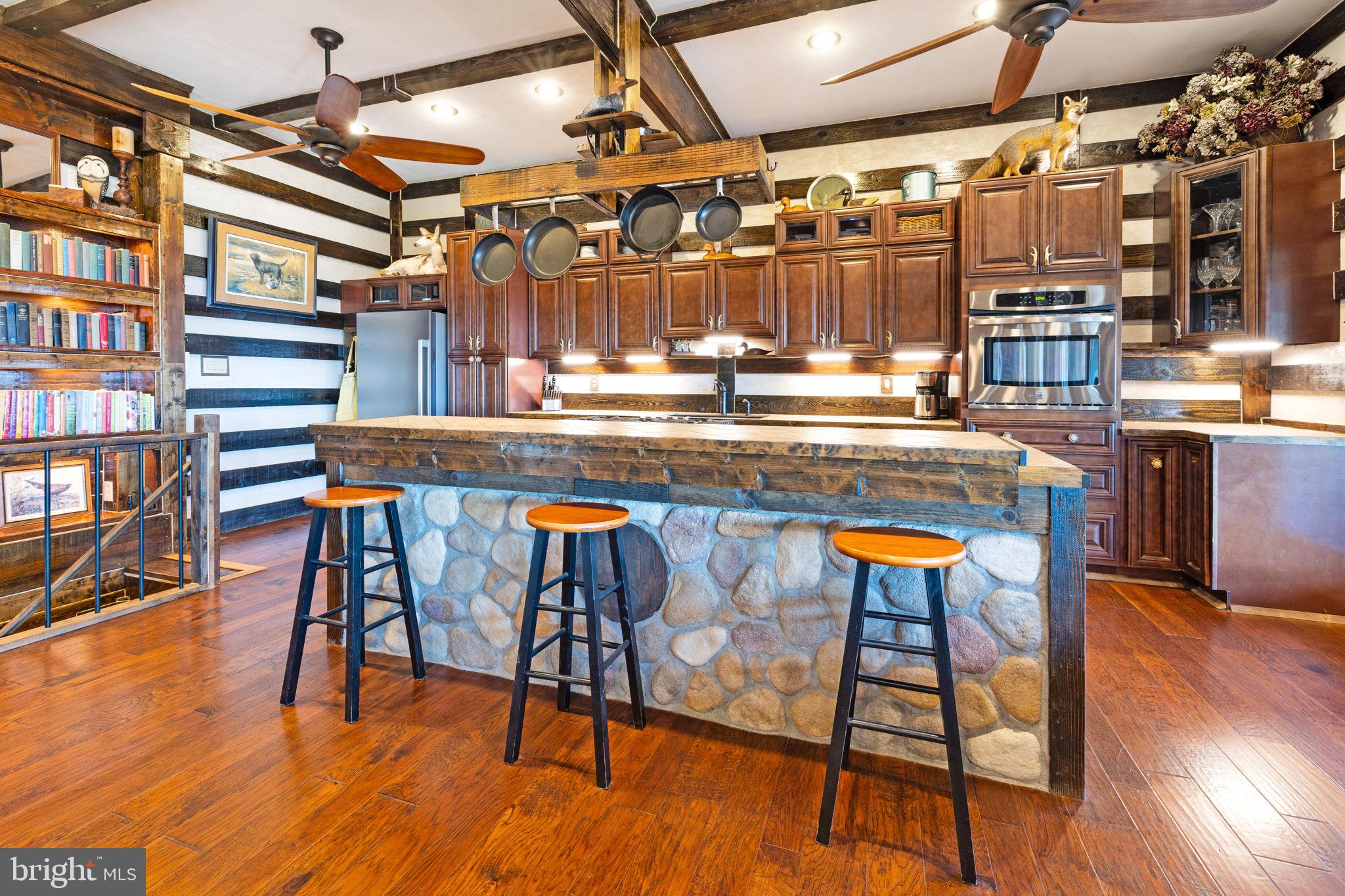 SKYLINE LAKES - Residential