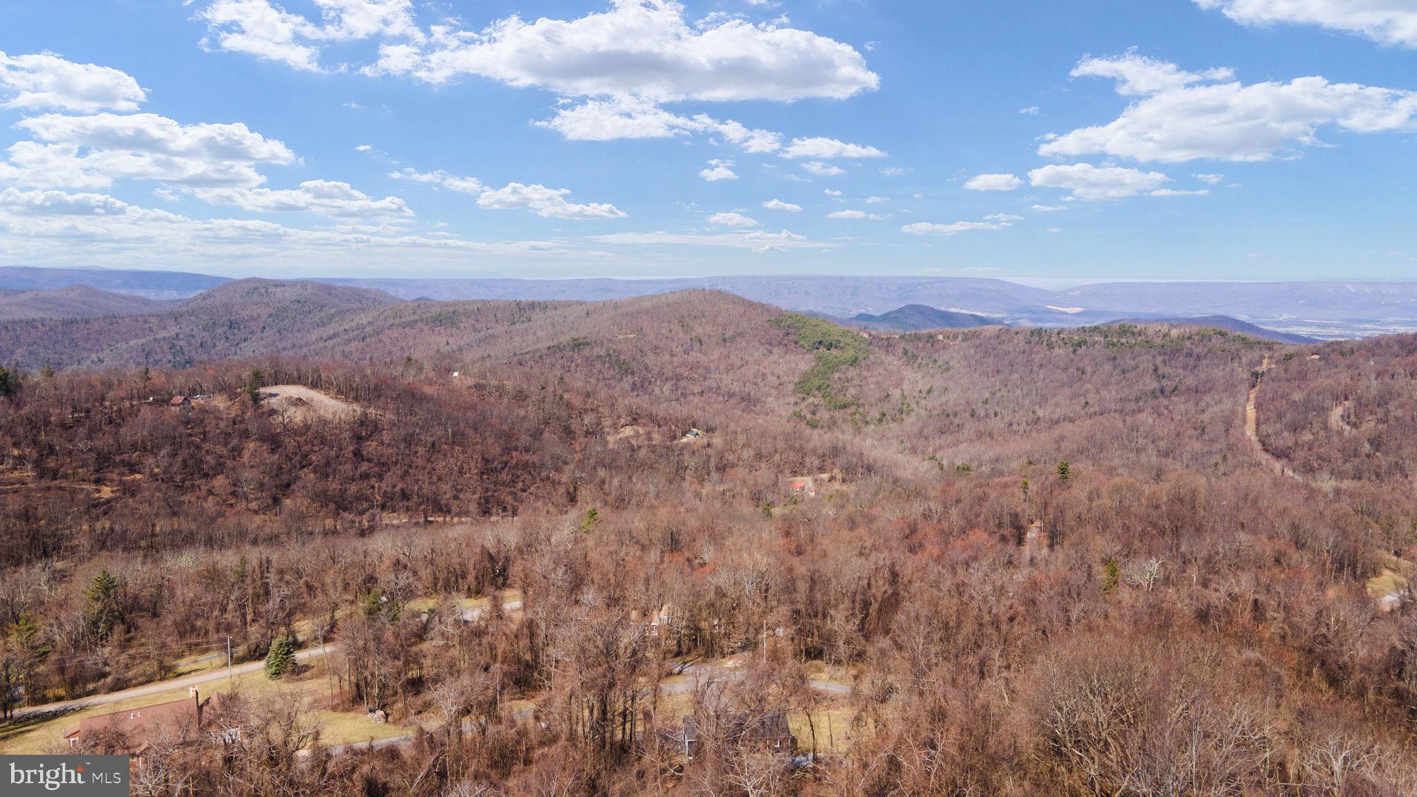 SKYLINE LAKES - Residential