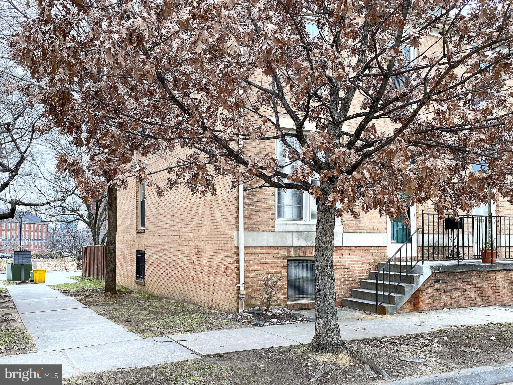 1110 S KENWOOD AVENUE