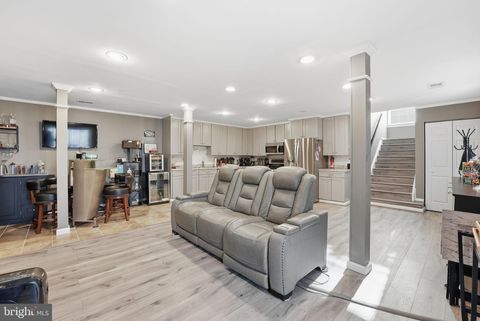 8668 DEVON HILLS DRIVE 8668 FORT WASHINGTON MD 20744