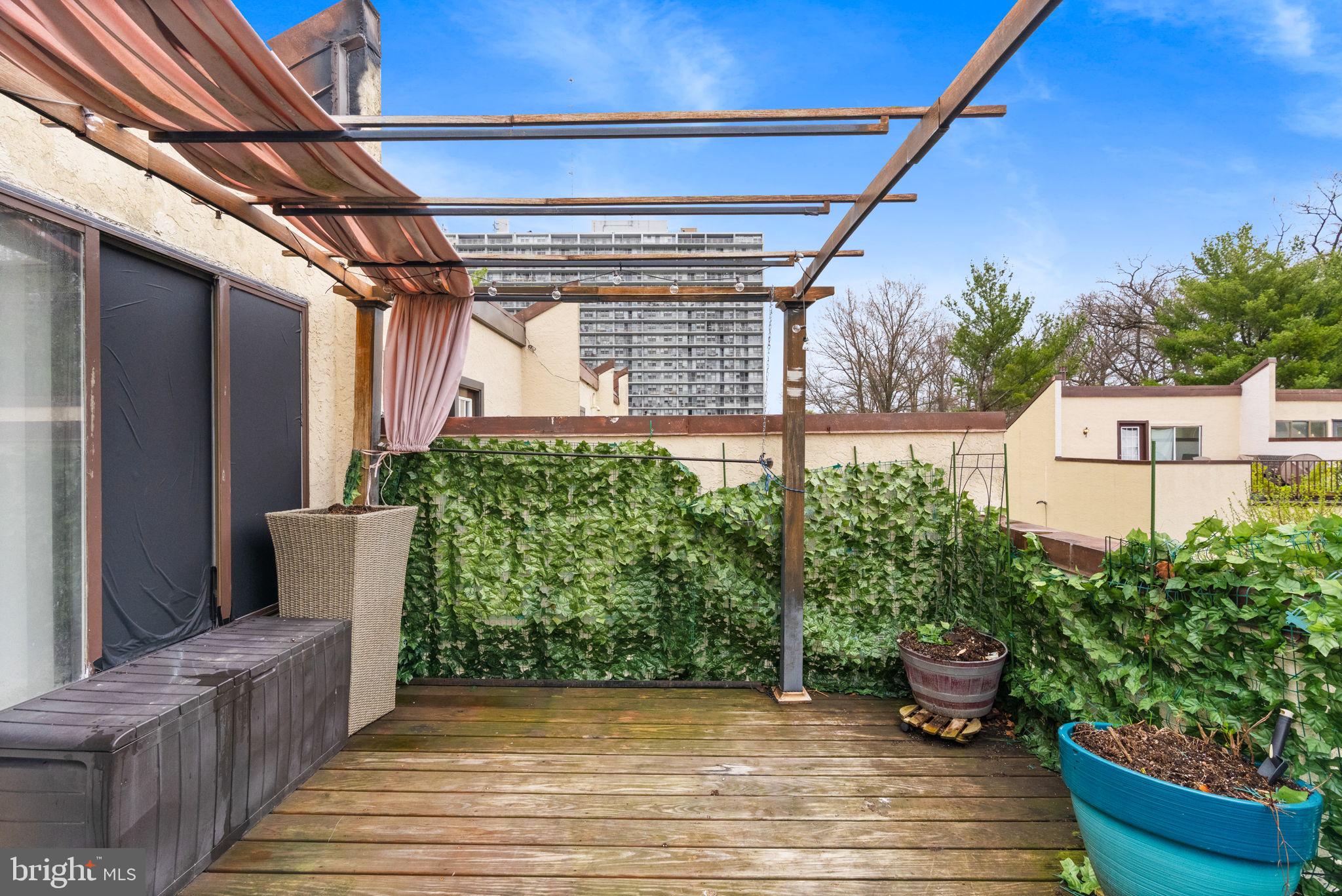 CHESTNUT HILL - Residential