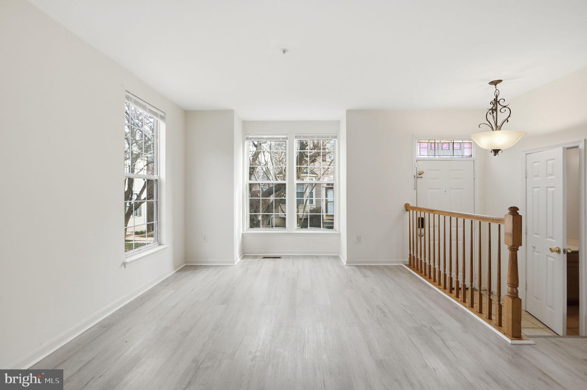 10606 FITZGIBBON COURT