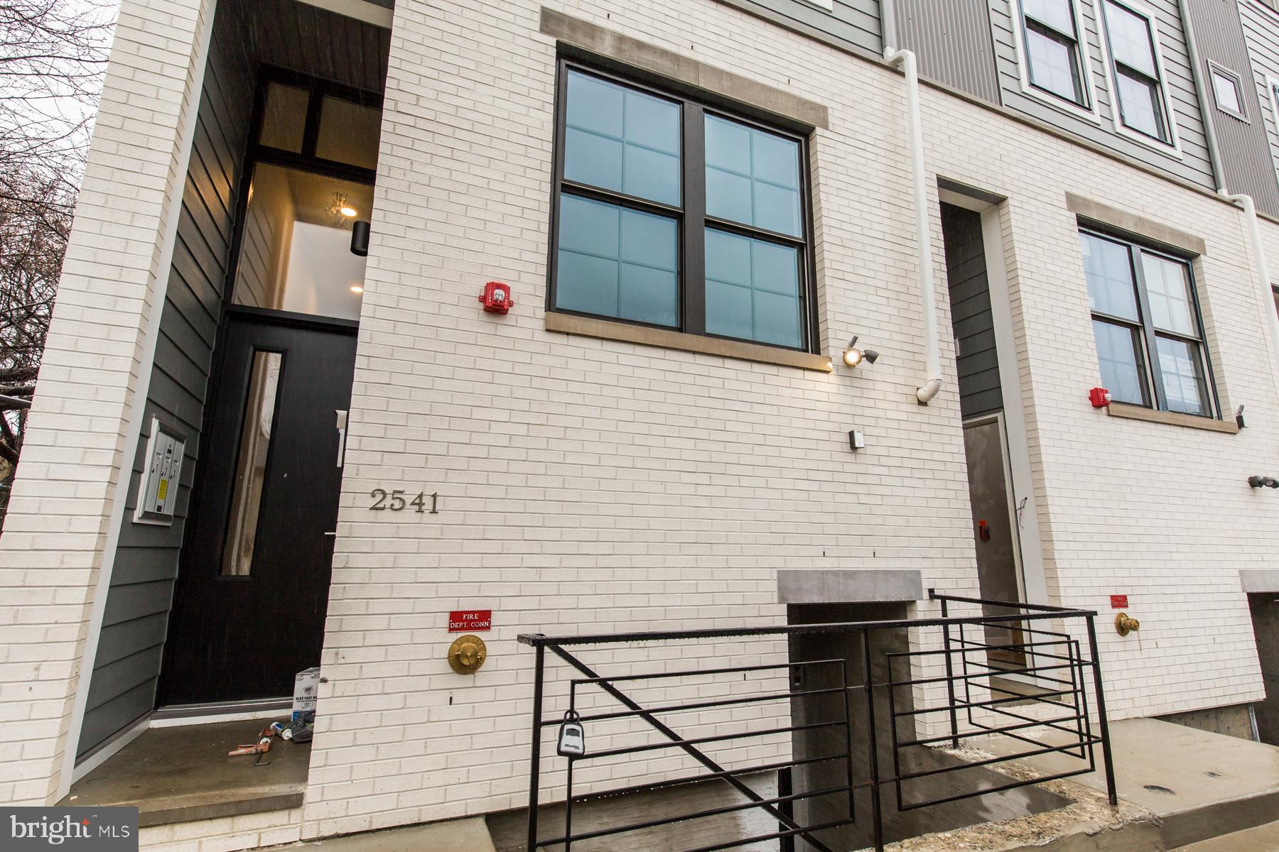 KENSINGTON - Residential Lease