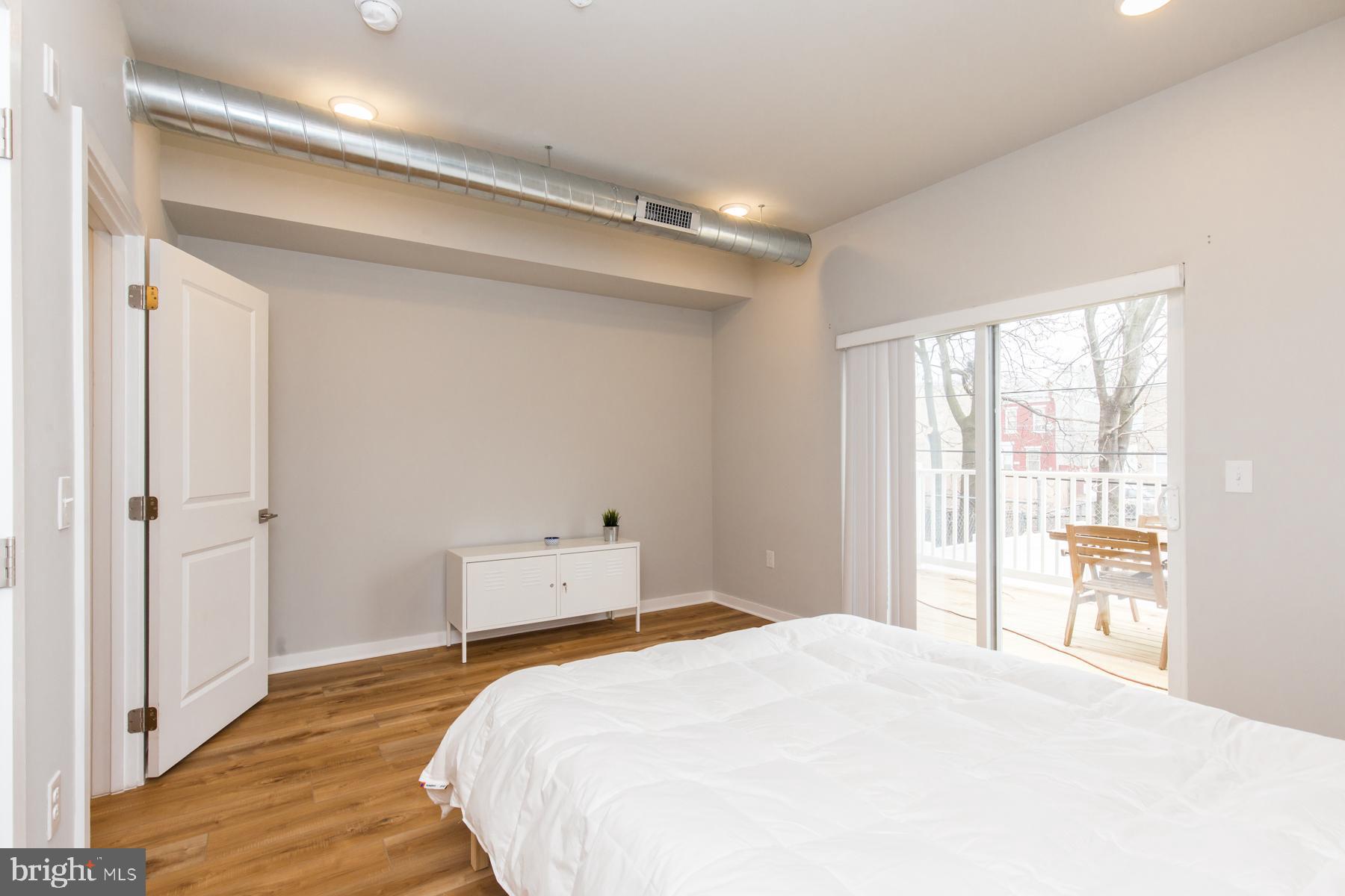 KENSINGTON - Residential Lease