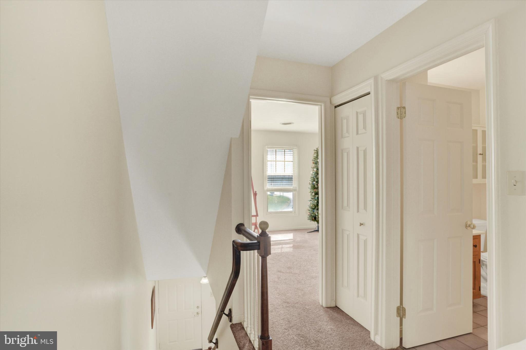 STANFORD COURT - Residential