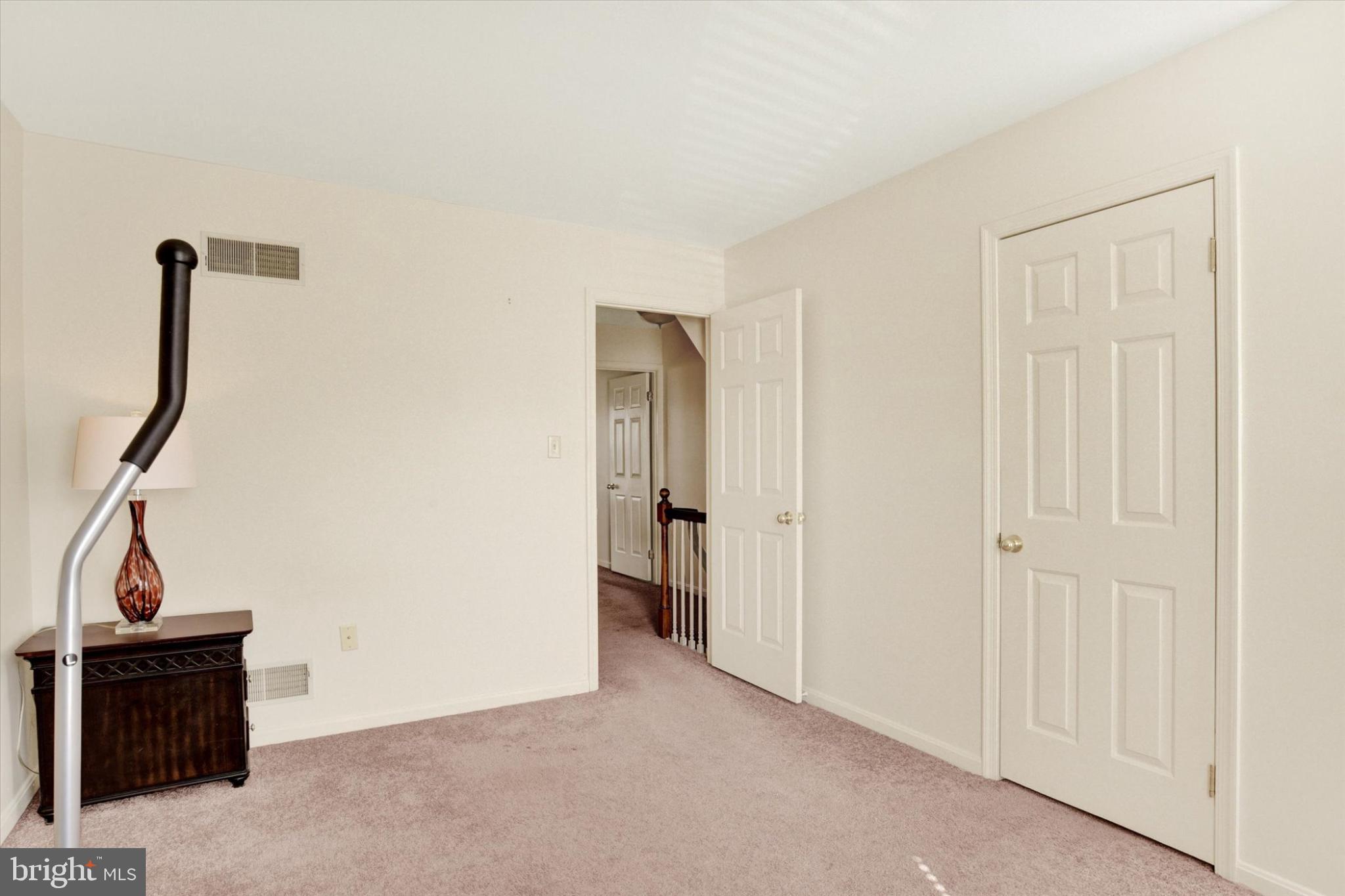 STANFORD COURT - Residential