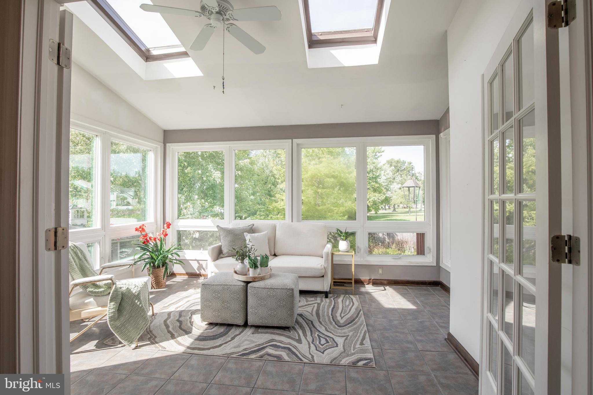 SELSIE VIL - Residential