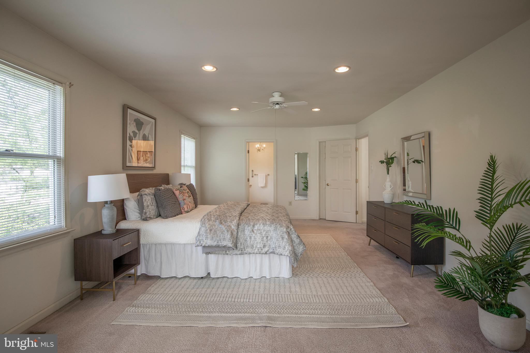 SELSIE VIL - Residential