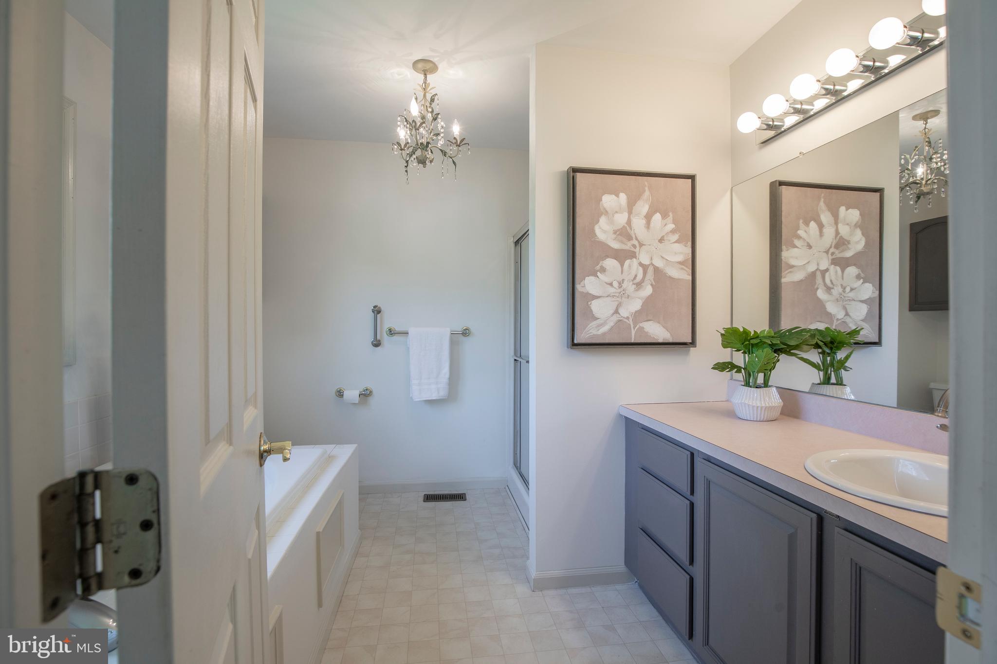 SELSIE VIL - Residential