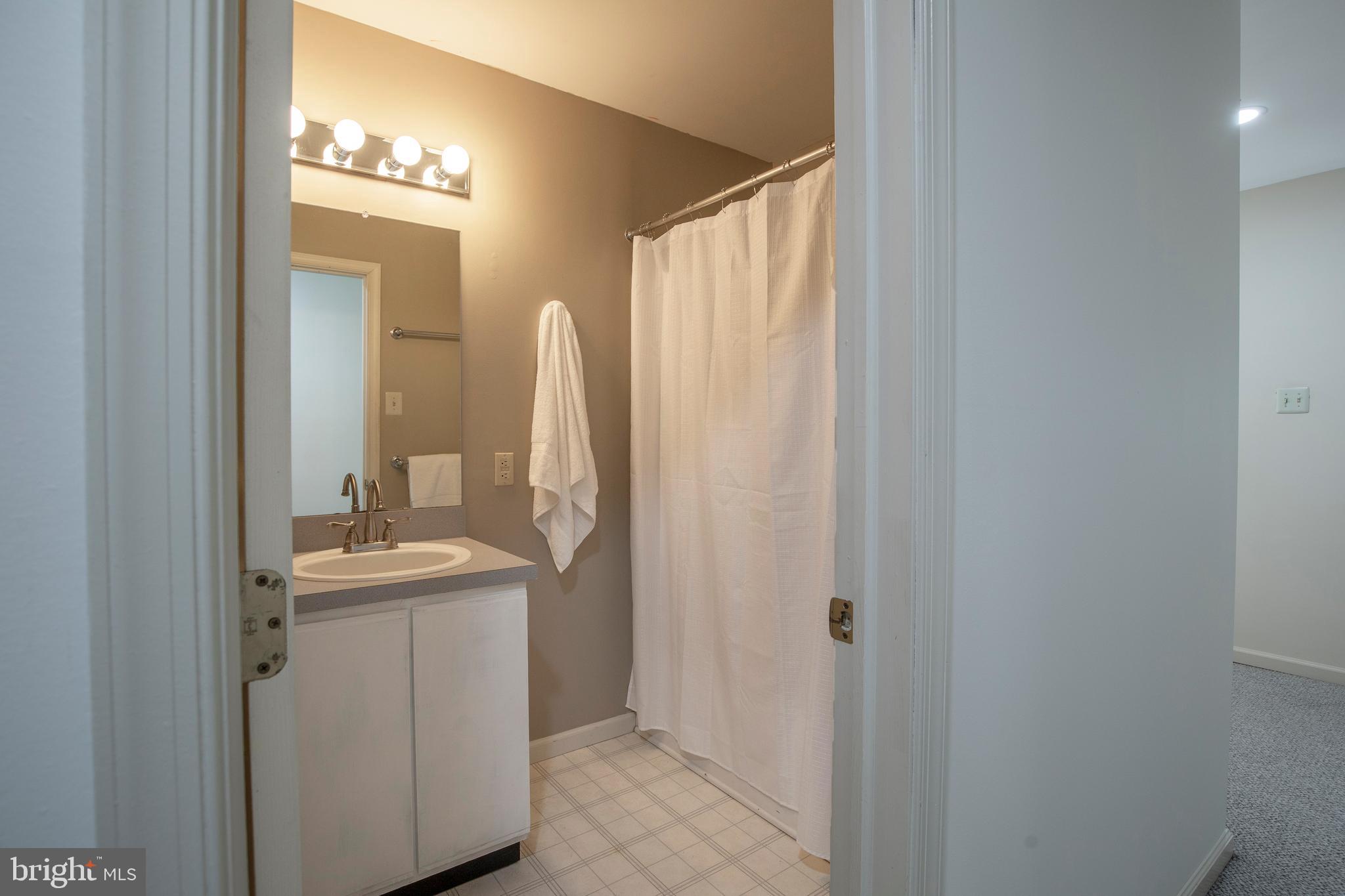 SELSIE VIL - Residential