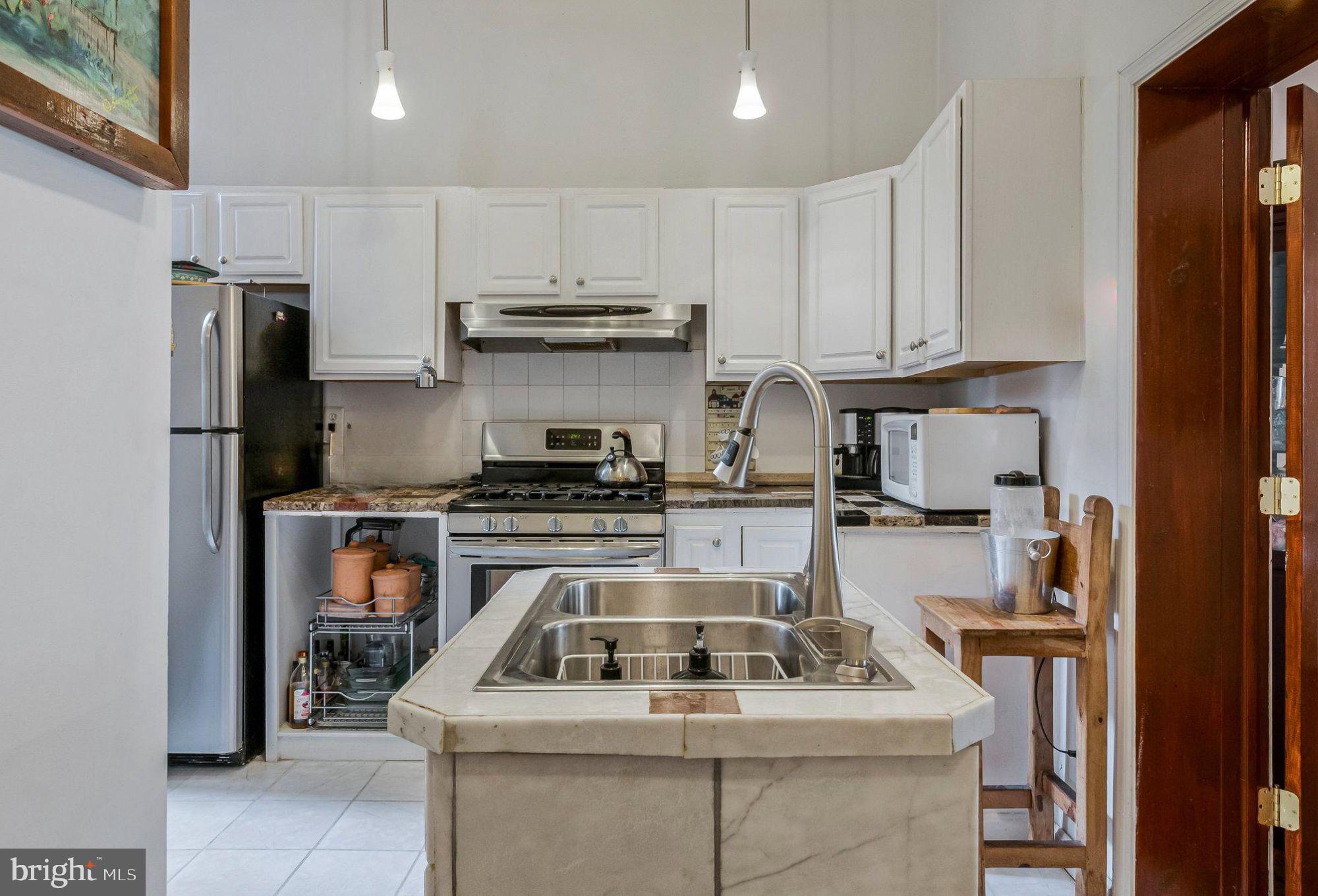 902 WESTMINSTER STREET NW