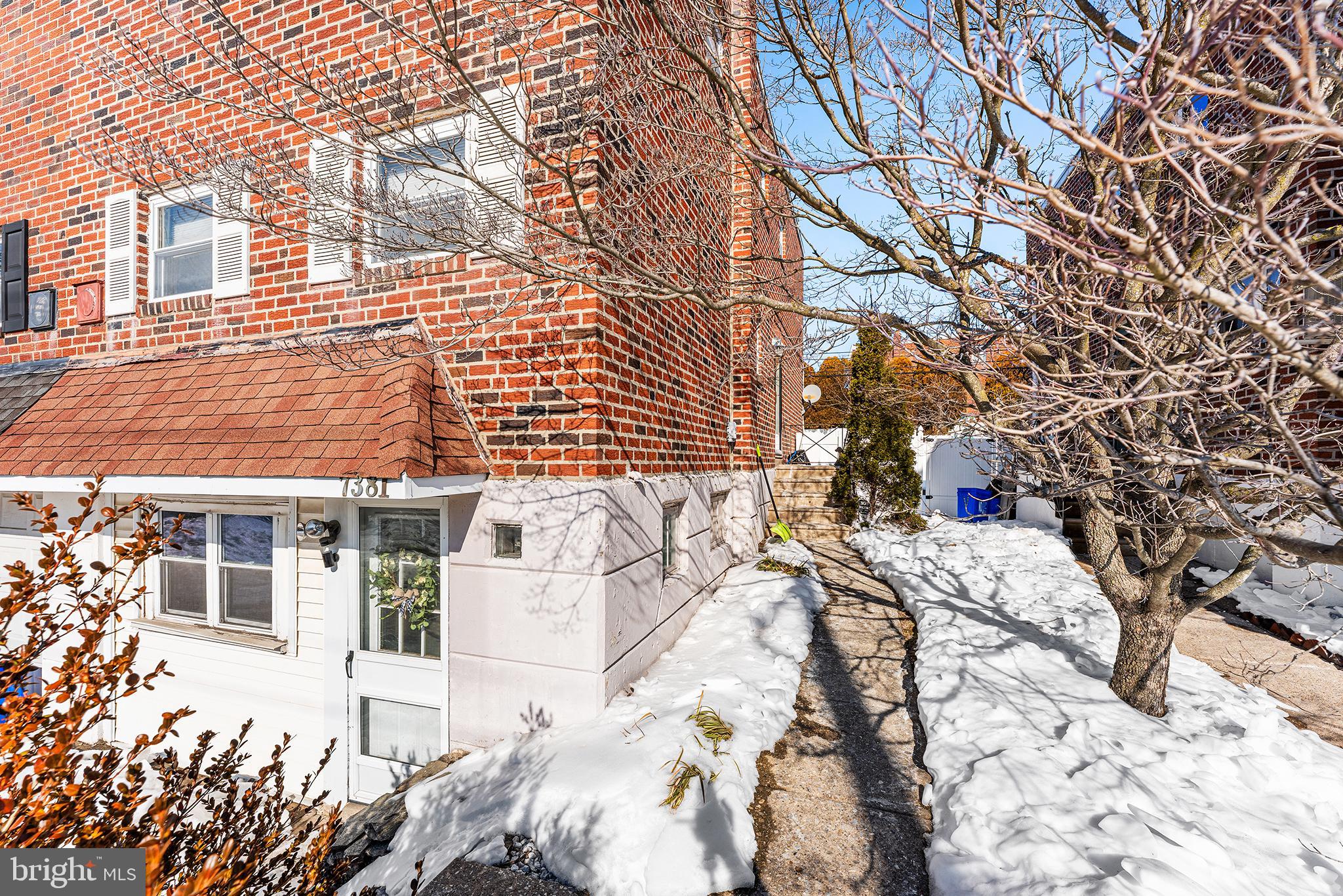 ROXBOROUGH - Residential