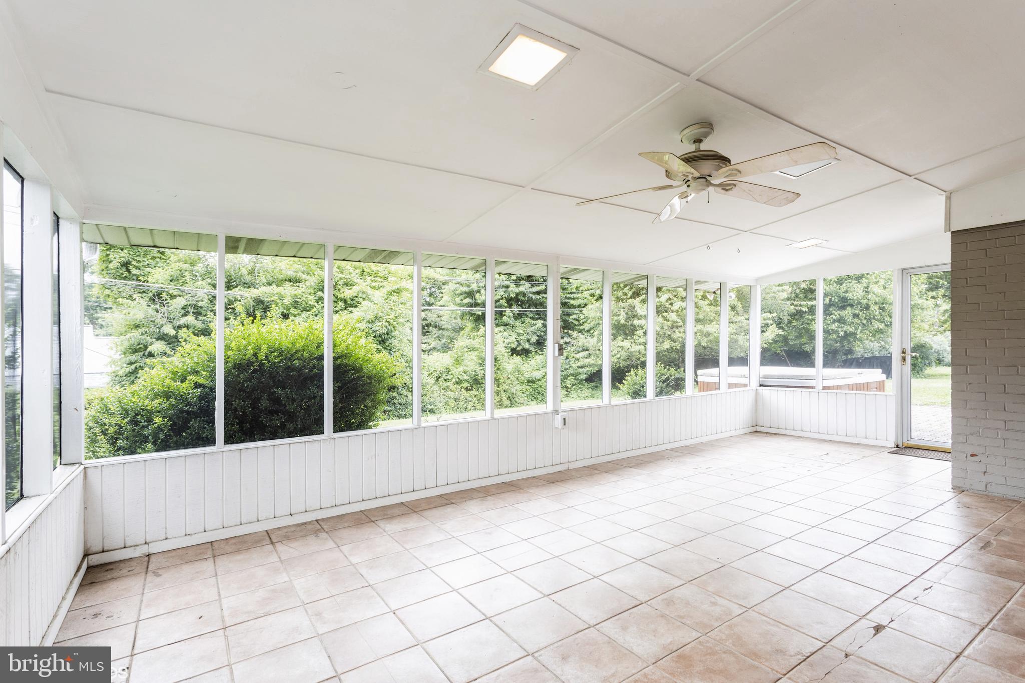 LONG MEADOW ESTATES - Residential