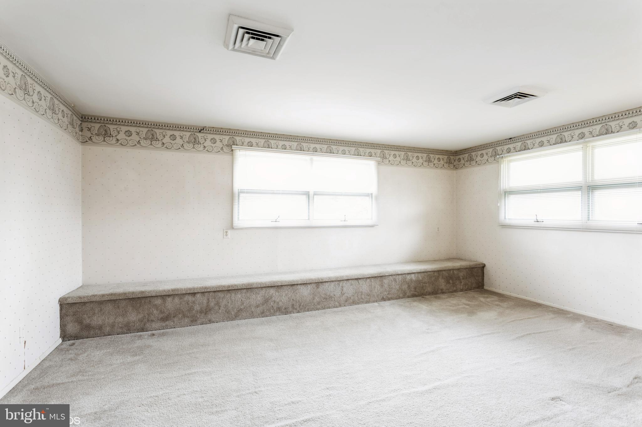 LONG MEADOW ESTATES - Residential
