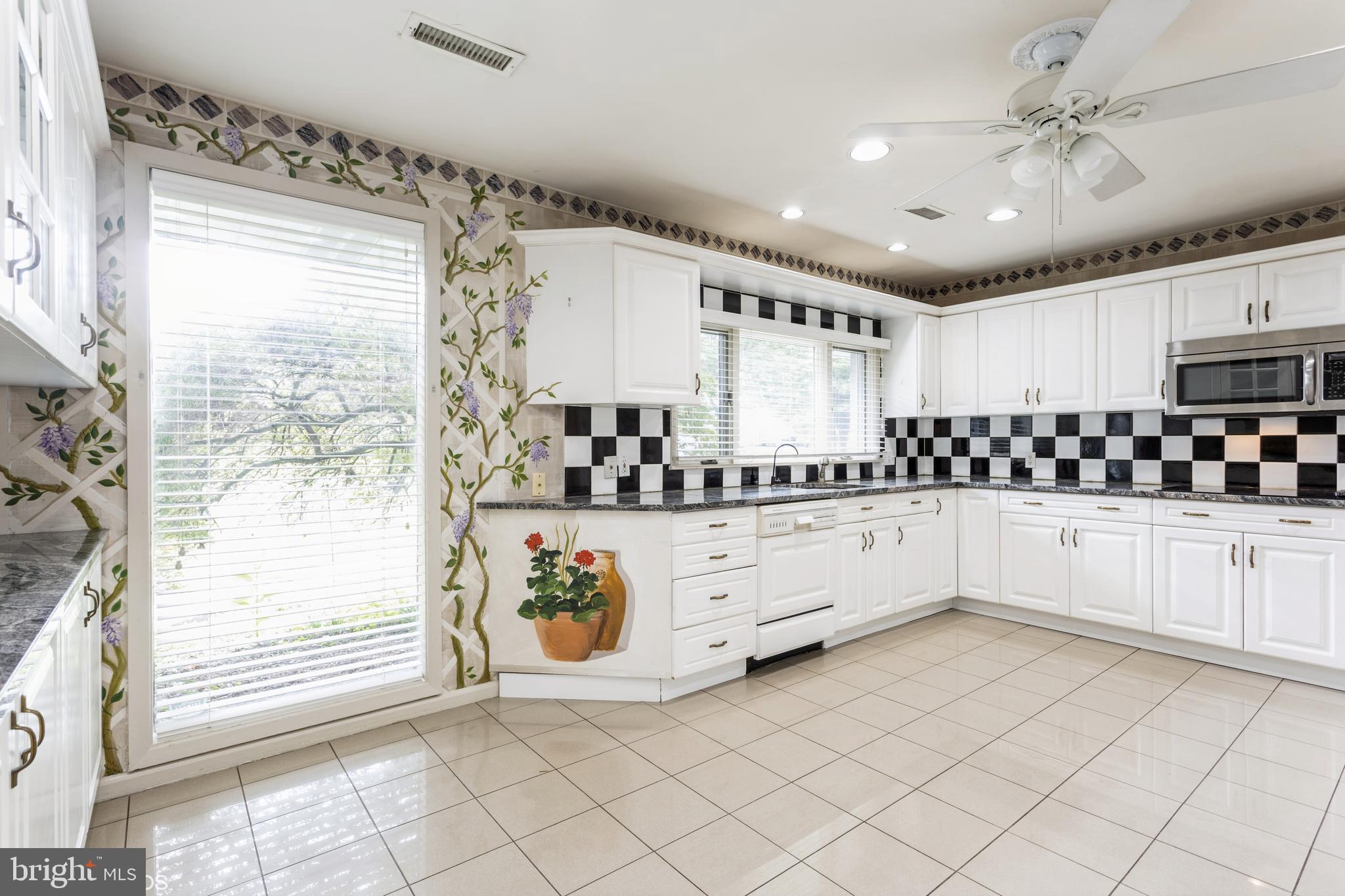 LONG MEADOW ESTATES - Residential