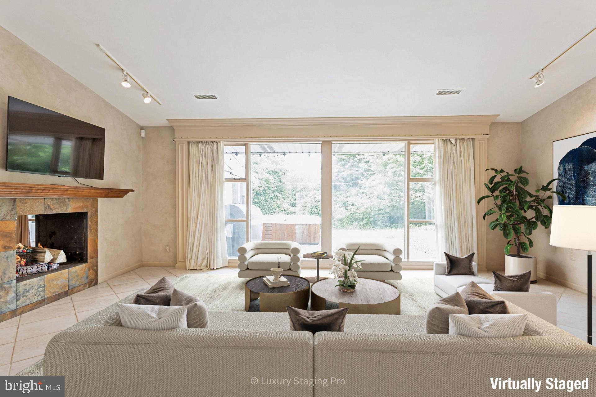 LONG MEADOW ESTATES - Residential