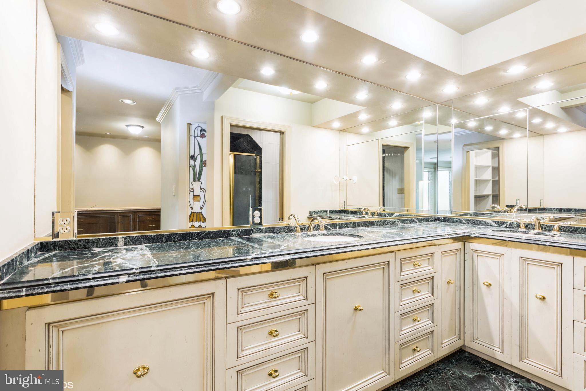 LONG MEADOW ESTATES - Residential