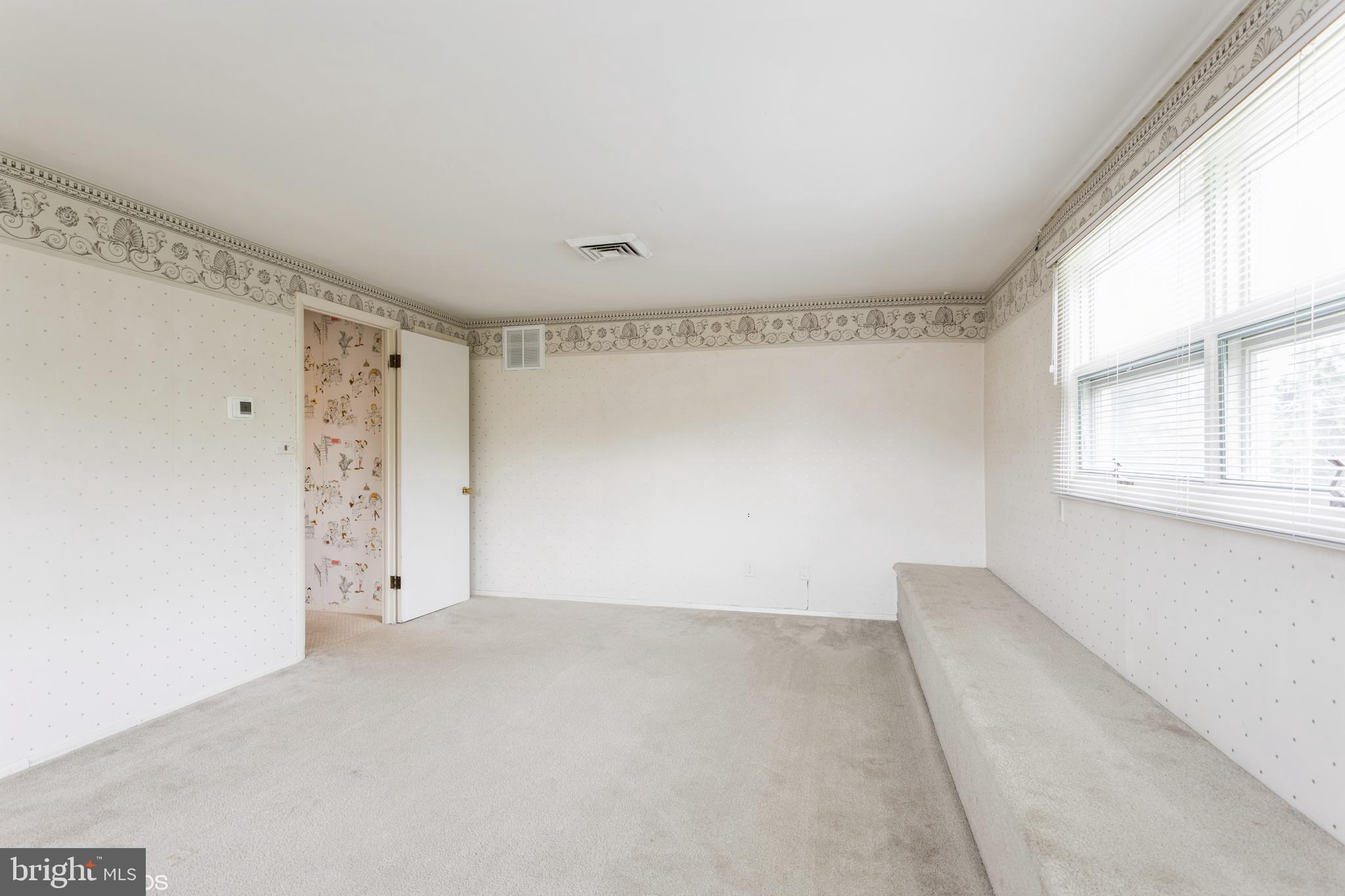 LONG MEADOW ESTATES - Residential