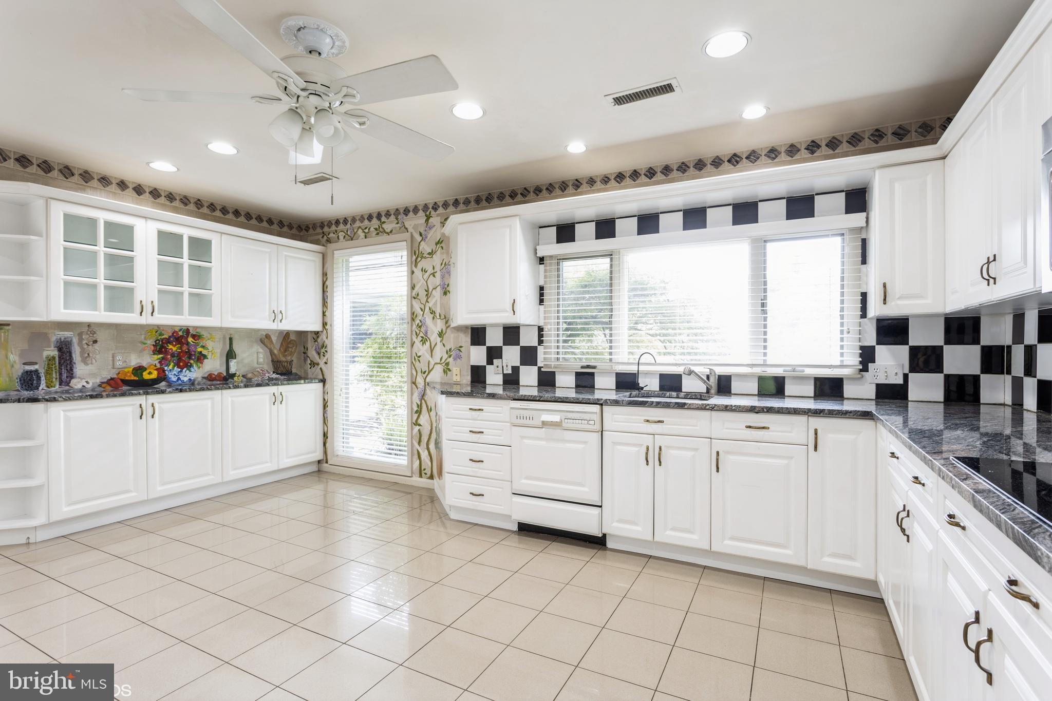 LONG MEADOW ESTATES - Residential