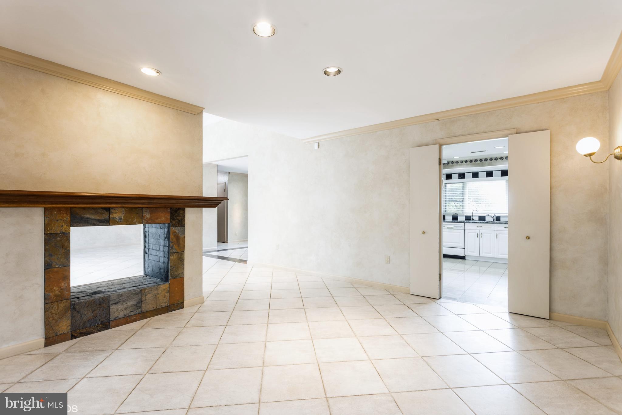 LONG MEADOW ESTATES - Residential