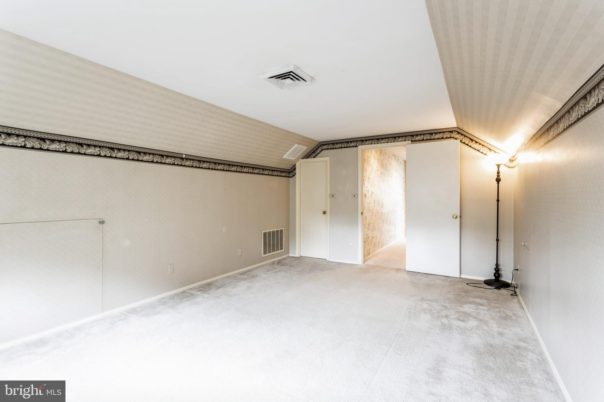 LONG MEADOW ESTATES - Residential