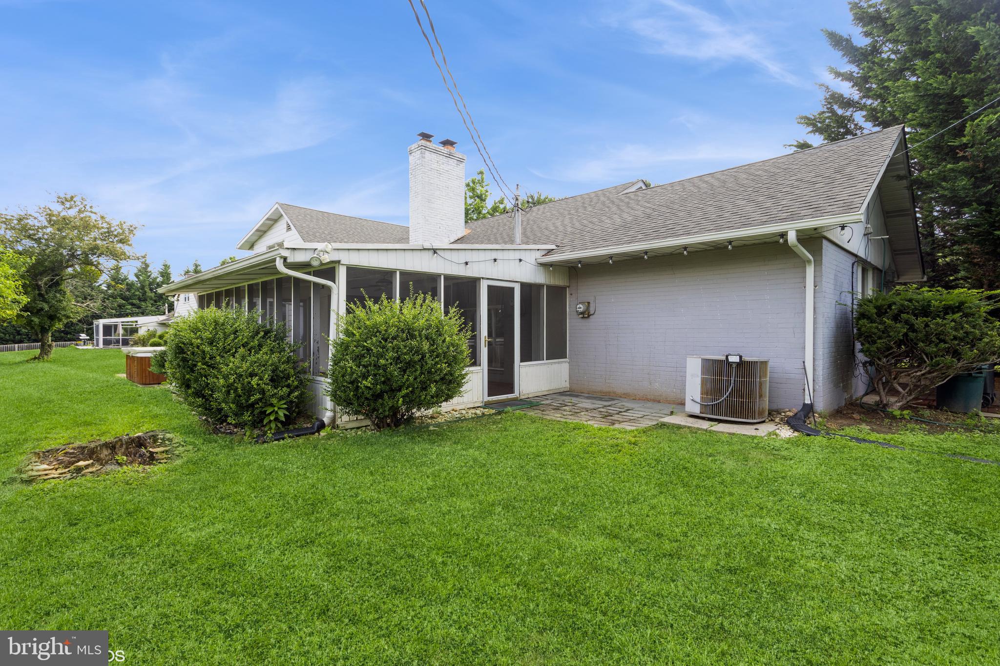 LONG MEADOW ESTATES - Residential