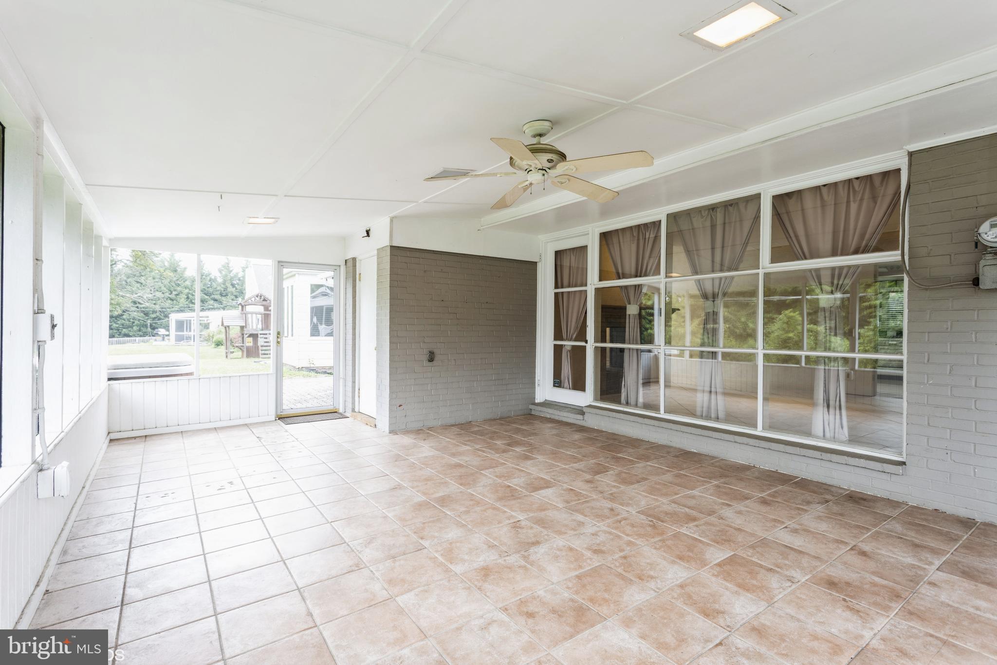 LONG MEADOW ESTATES - Residential