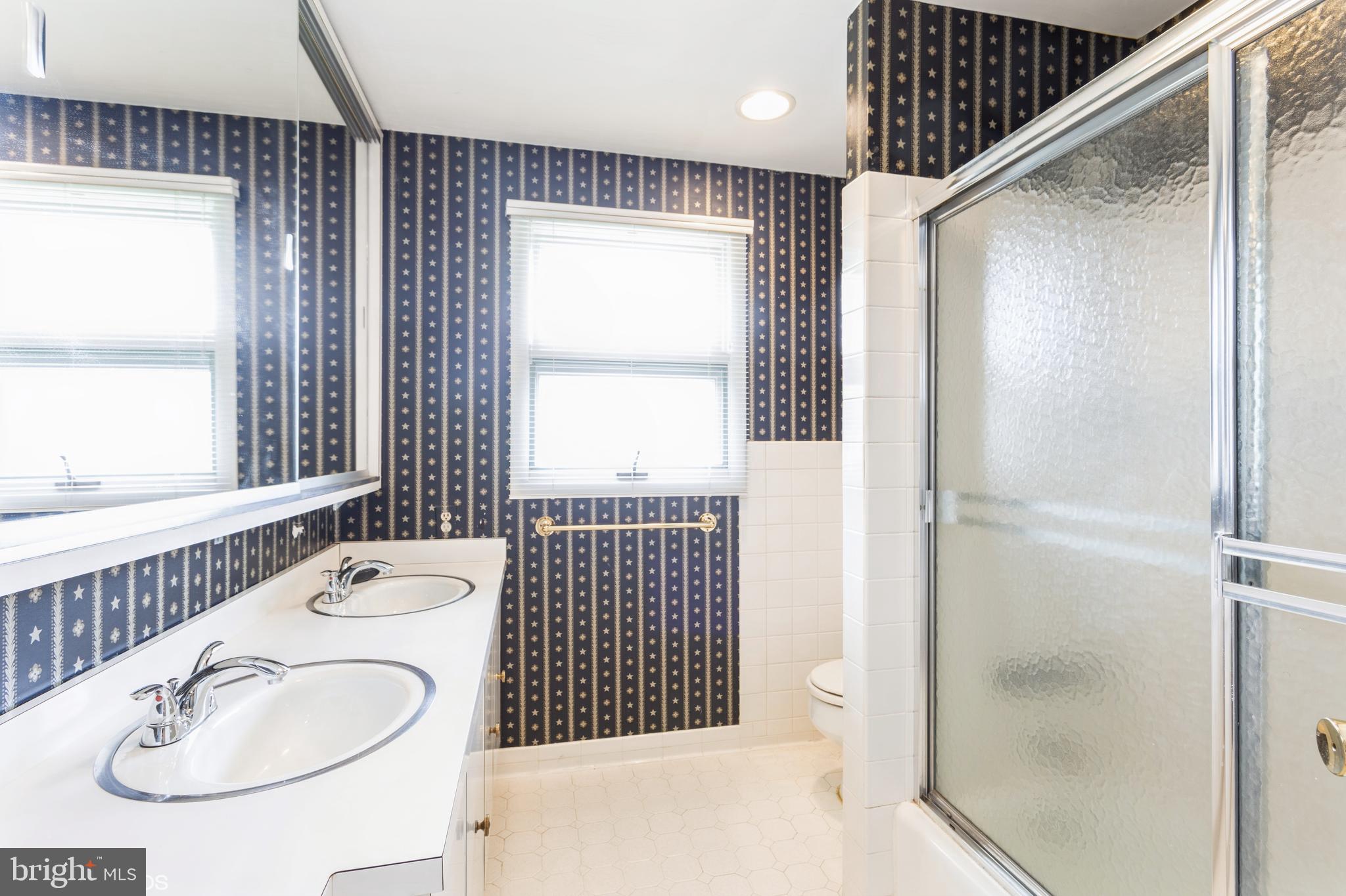 LONG MEADOW ESTATES - Residential