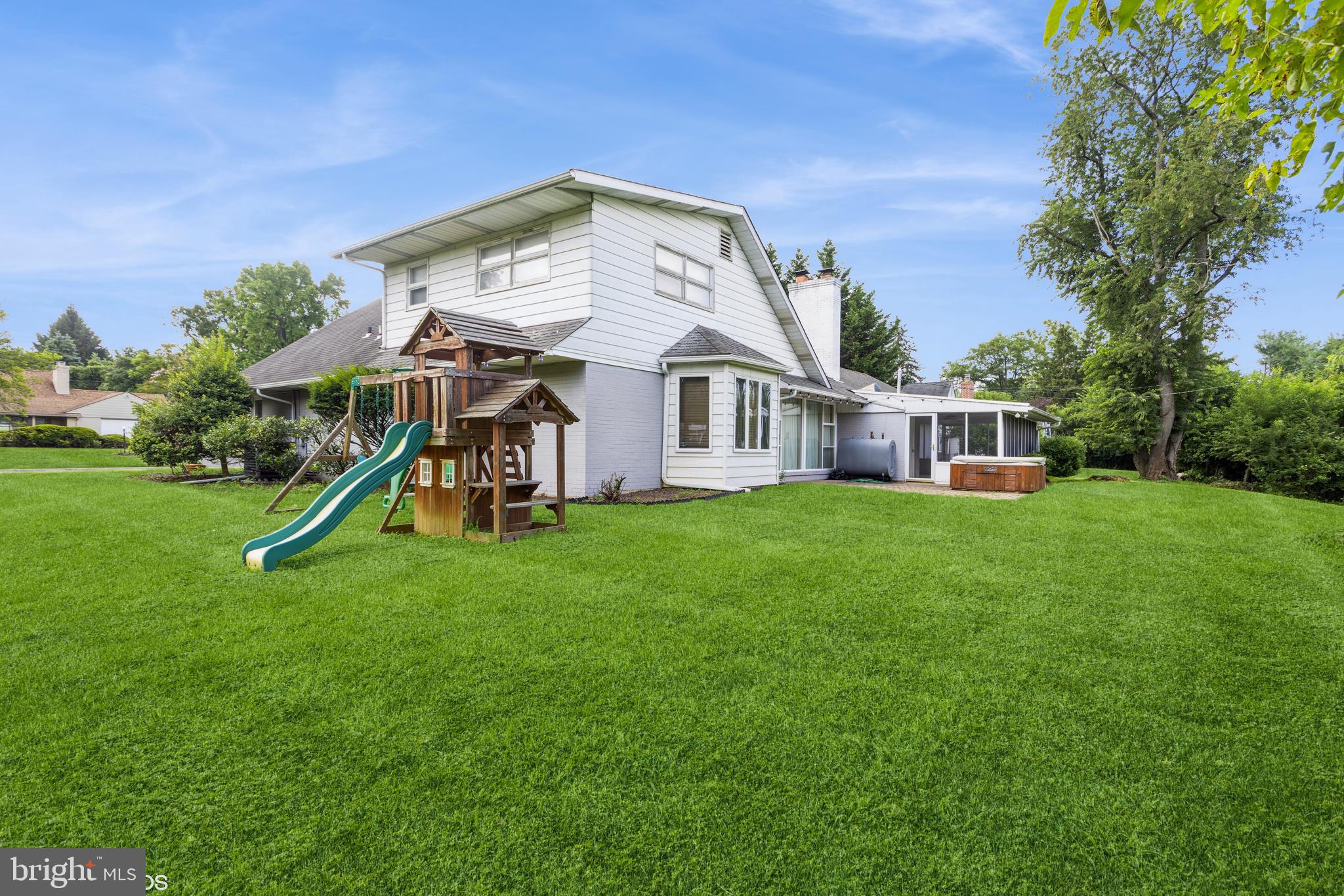 LONG MEADOW ESTATES - Residential