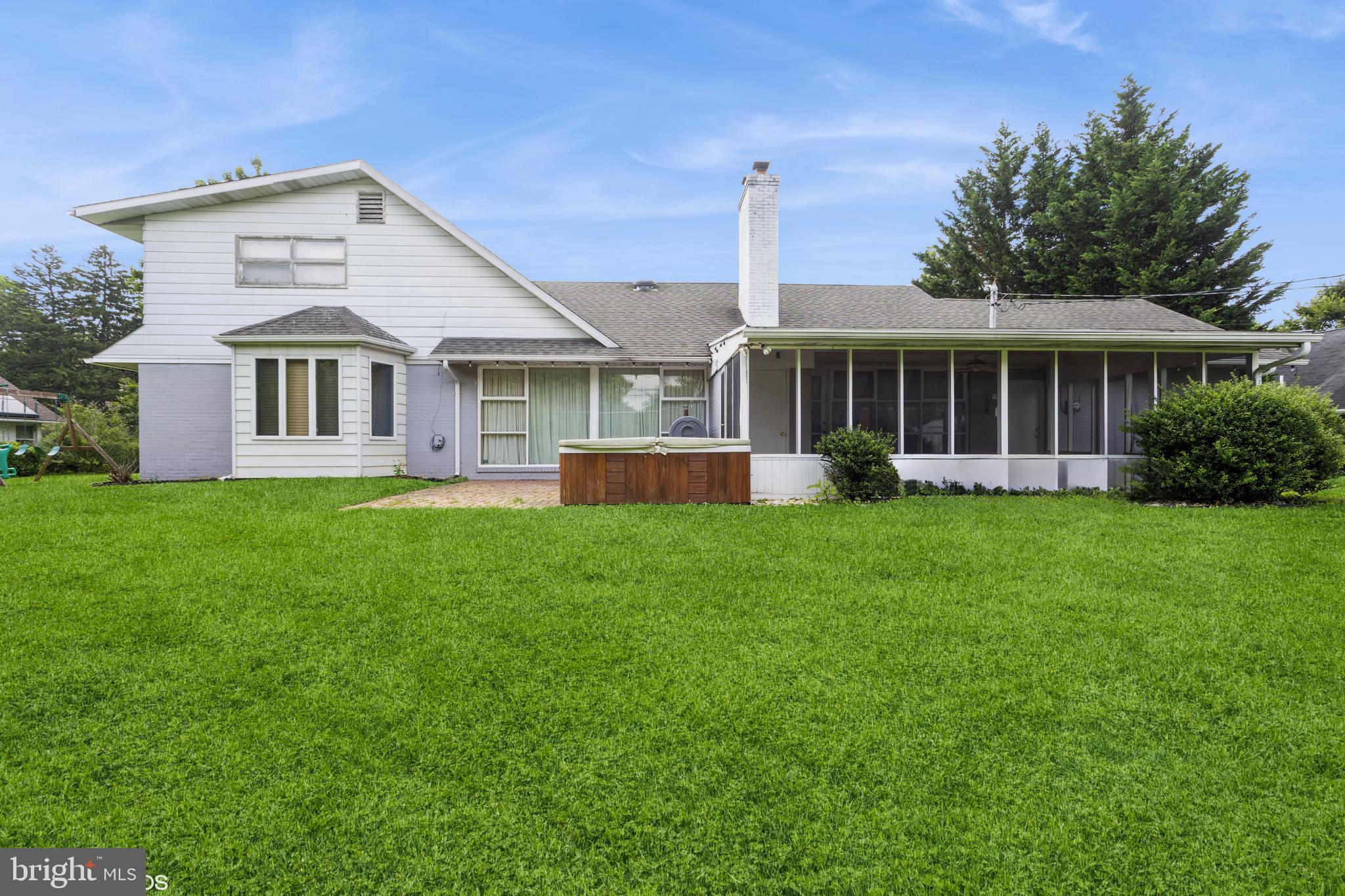 LONG MEADOW ESTATES - Residential