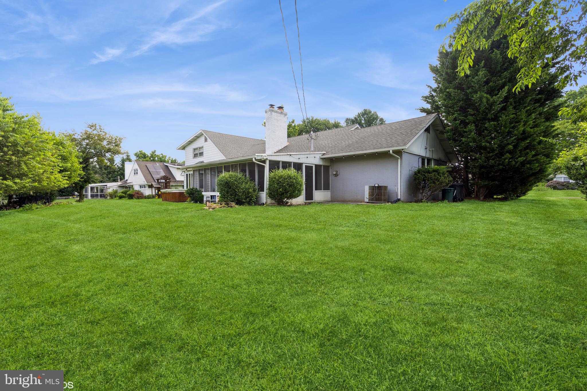 LONG MEADOW ESTATES - Residential
